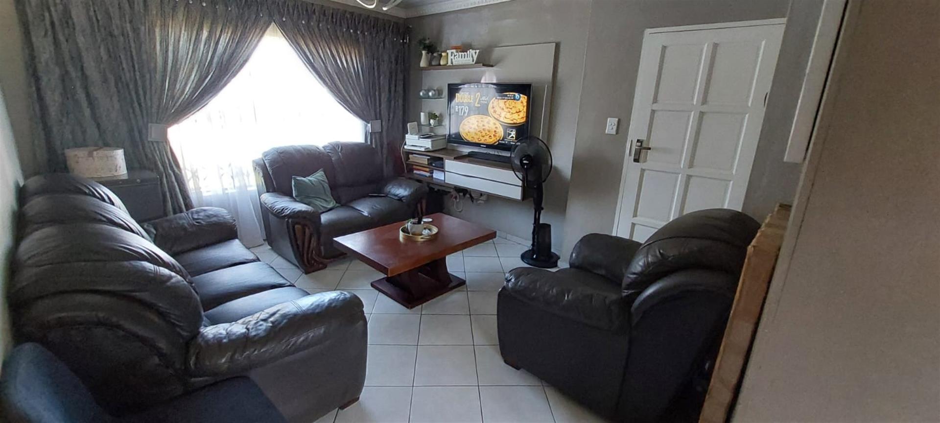 3 Bedroom house in Rosslyn, Nkwe Estate