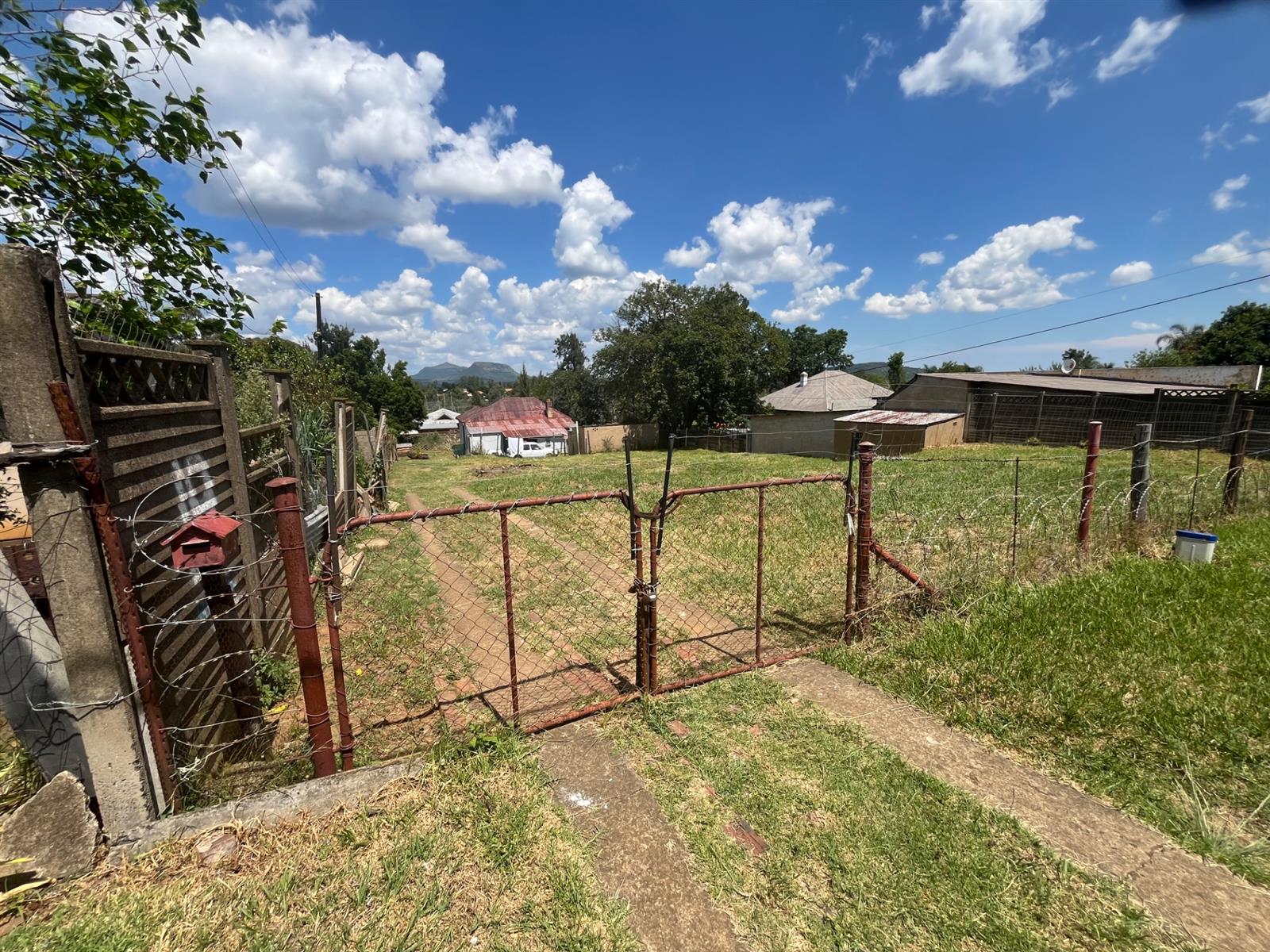 Traditional 2-Bedroom Home on Spacious Land with Great Potential | Glencoe KwaZulu Natal