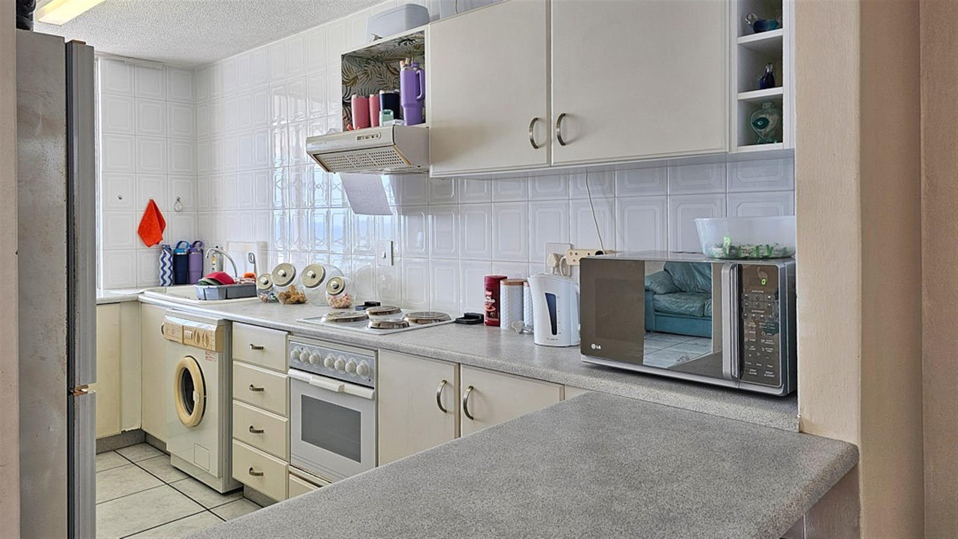 4 Bedroom, Spacious and Light Apartment
