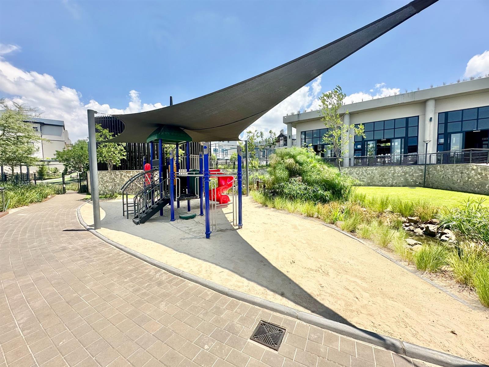 3 Bed - 2 Bath Ground Floor Apartment For Sale in Waterfall, Midrand