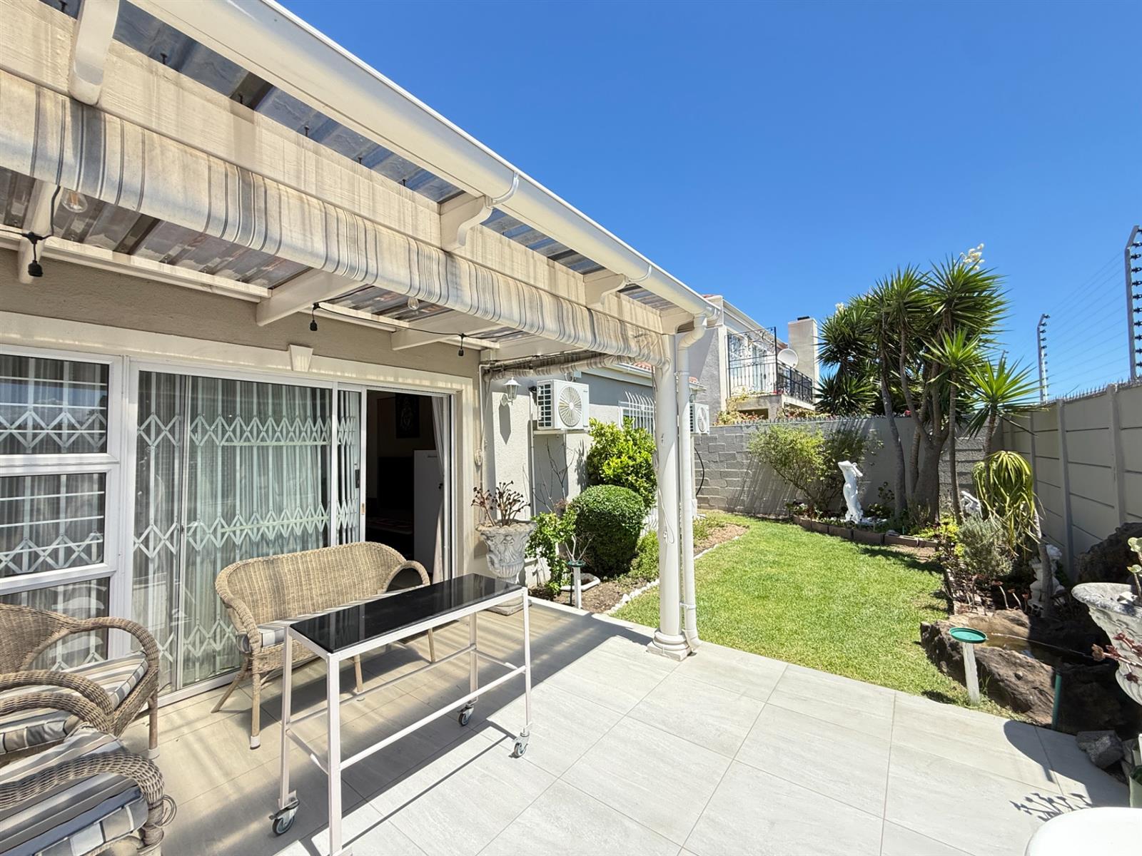 Townhouse for rent in Century City, Milnerton