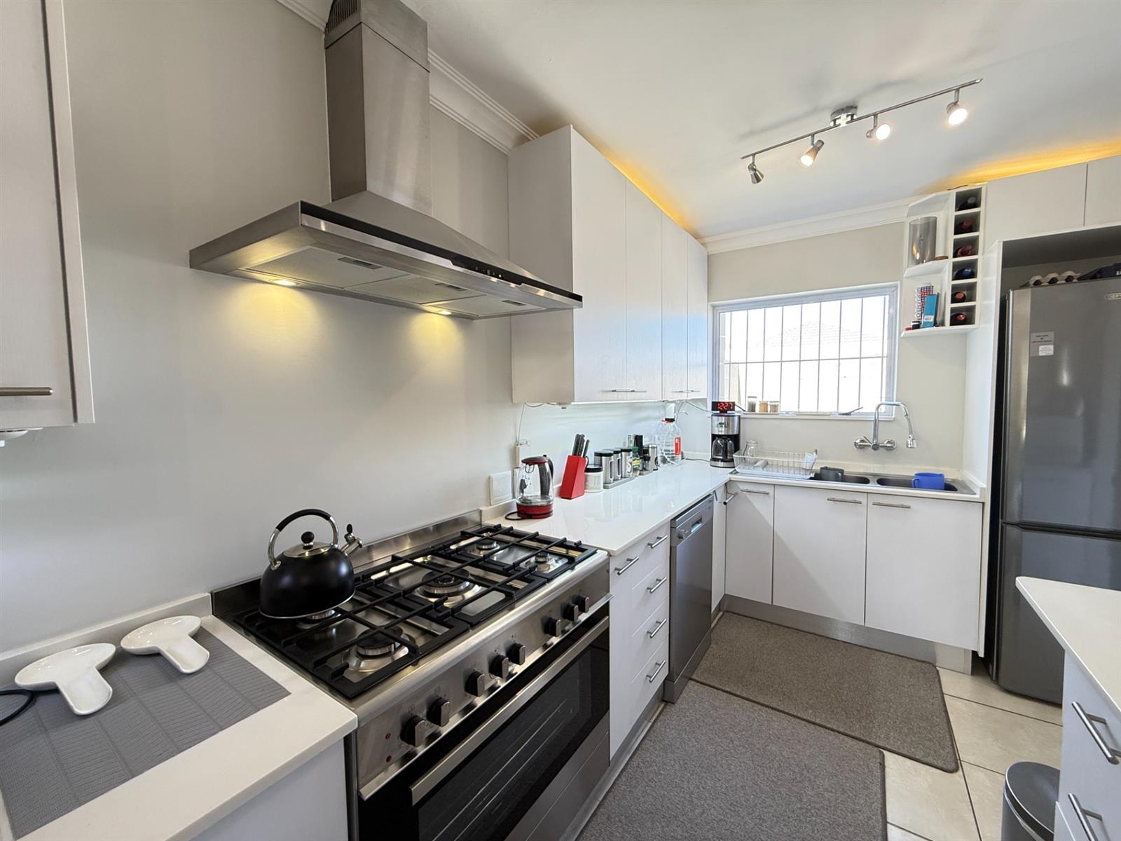 Townhouse for rent in Century City, Milnerton