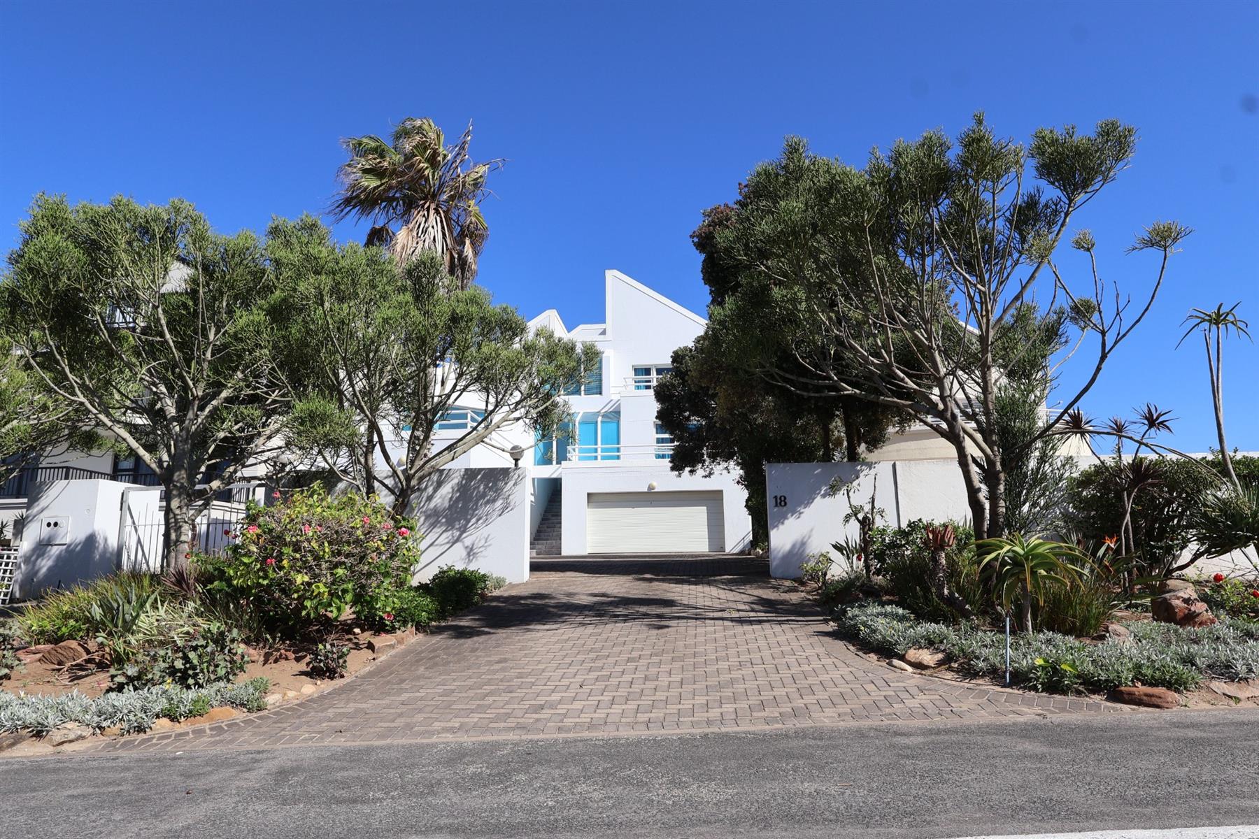 A Refined Five-Bedroom Marina Masterpiece
