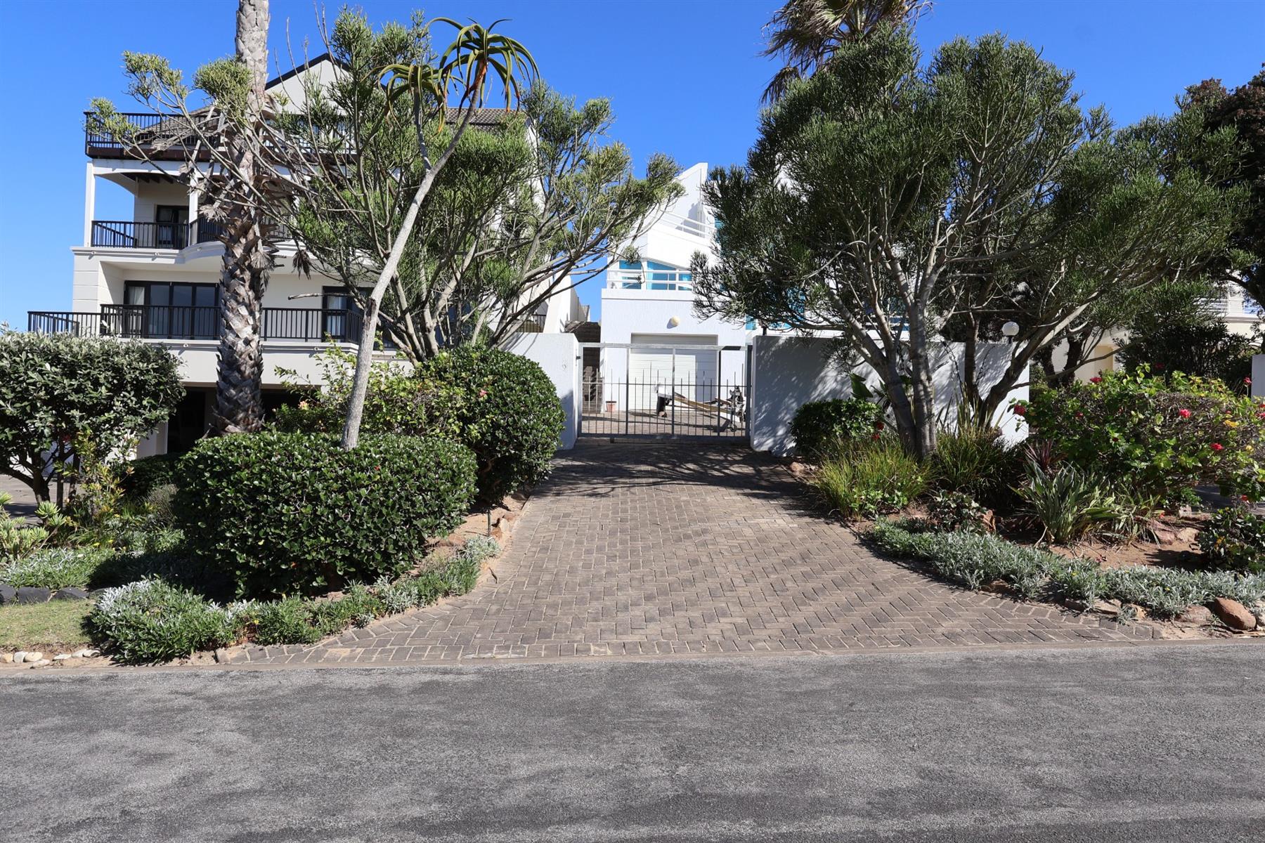 A Refined Five-Bedroom Marina Masterpiece