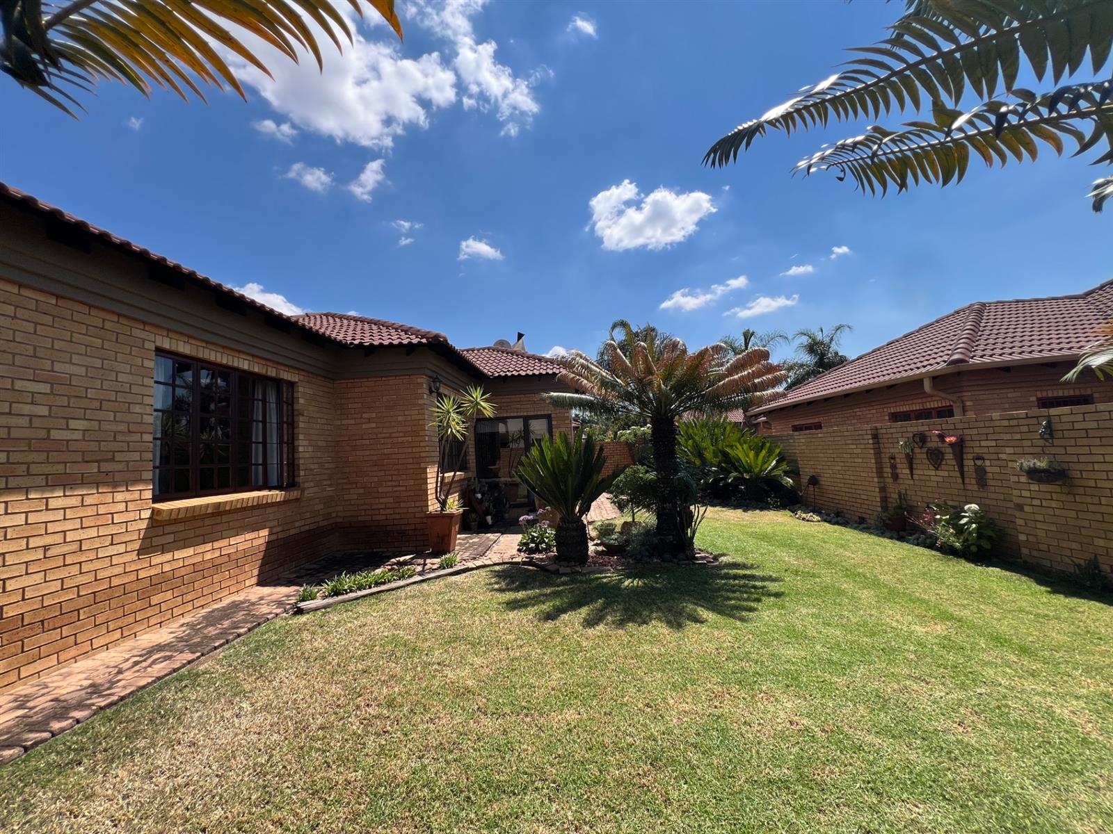 3 Bedroom House For Sale in Centurion Thatchfield