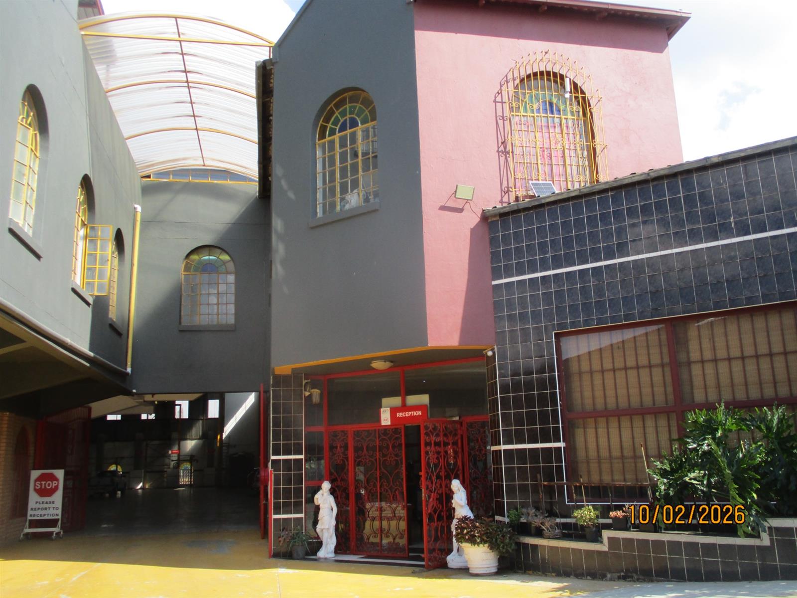 MIX-USE BUILDING FOR SALE IN TROJAN, JOHANNESBURG