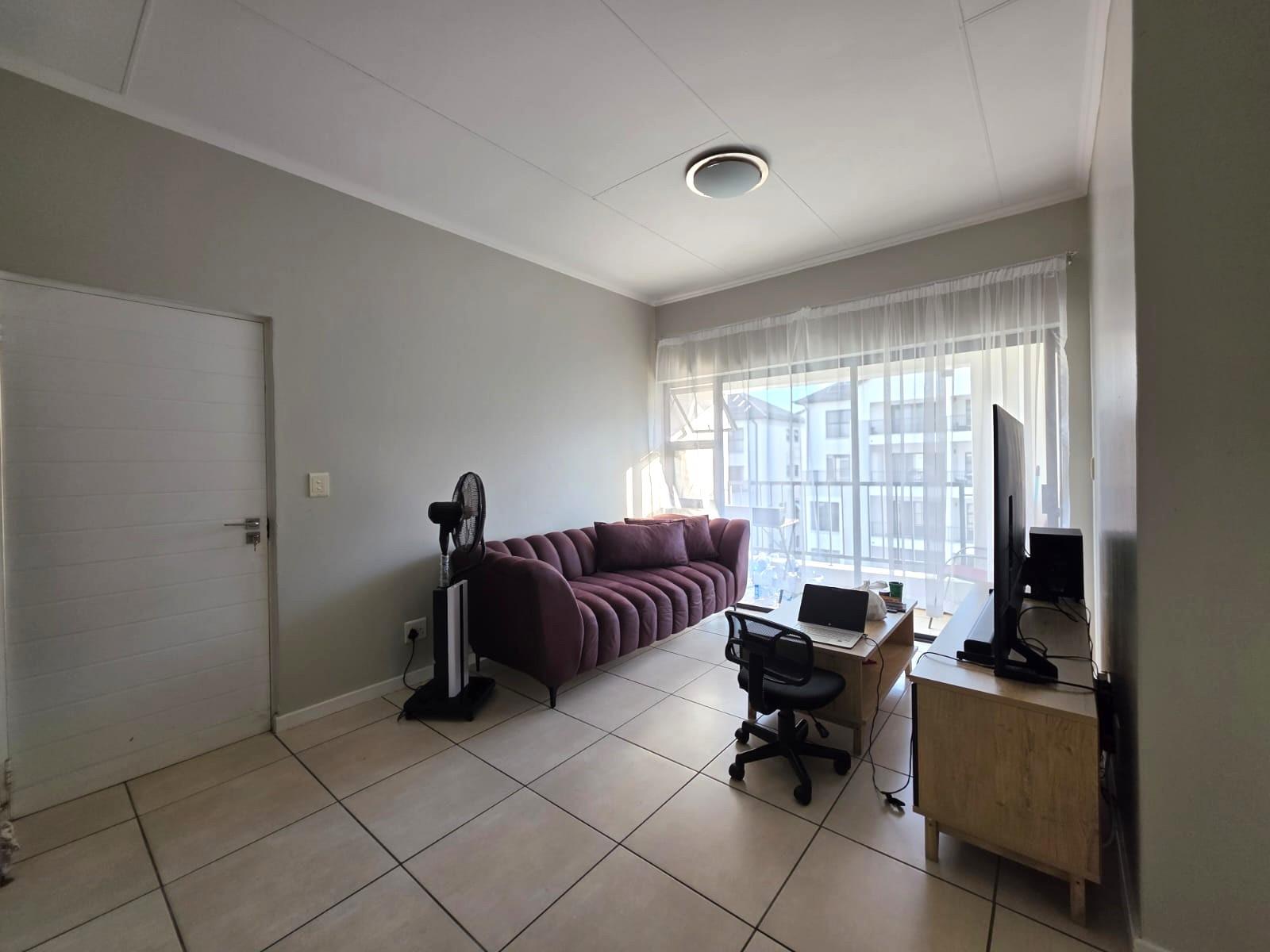 Modern 1-Bedroom Apartment with Balcony in Sought-After Malakite