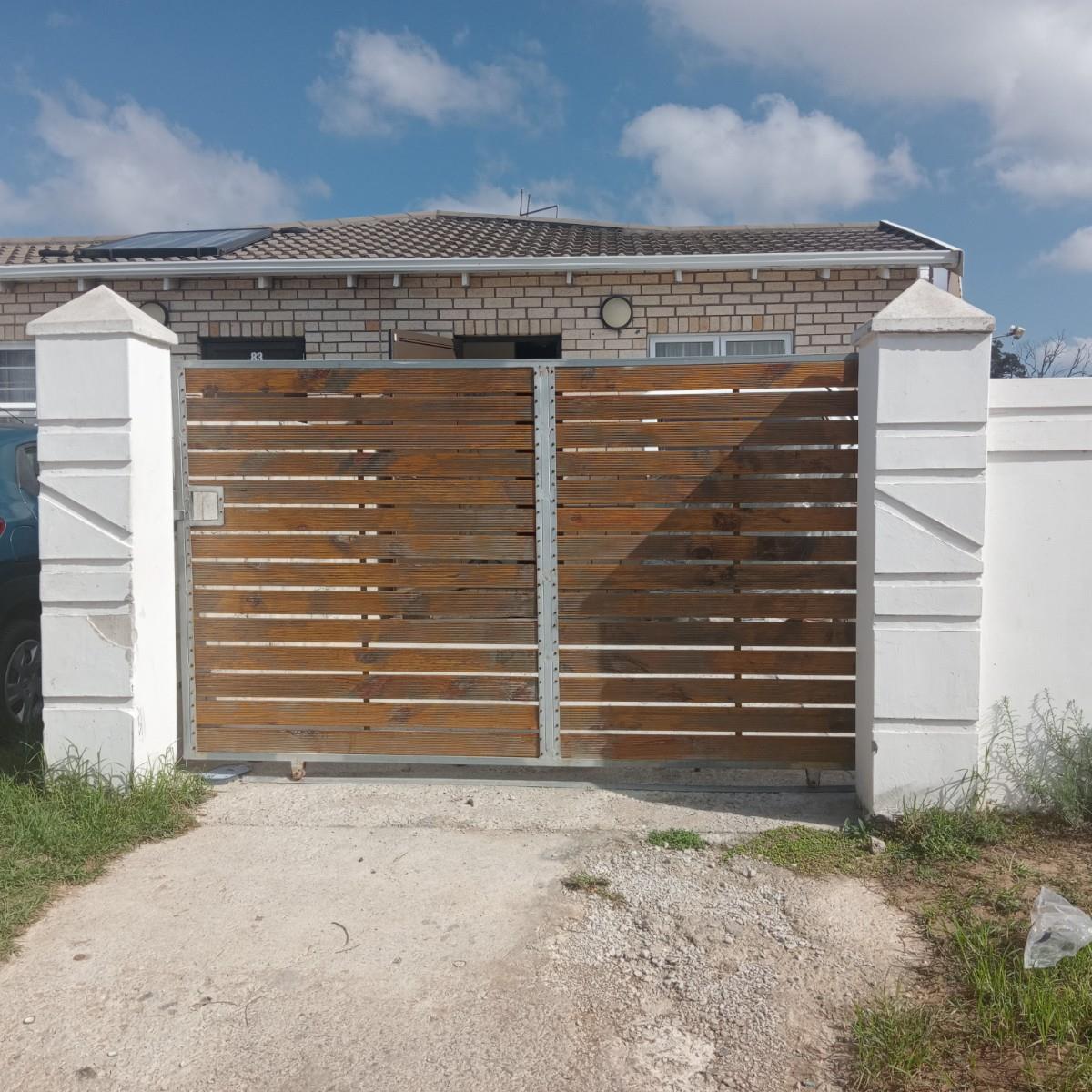 House for sale in Port Elizabeth Central, Port Elizabeth, 44 m²