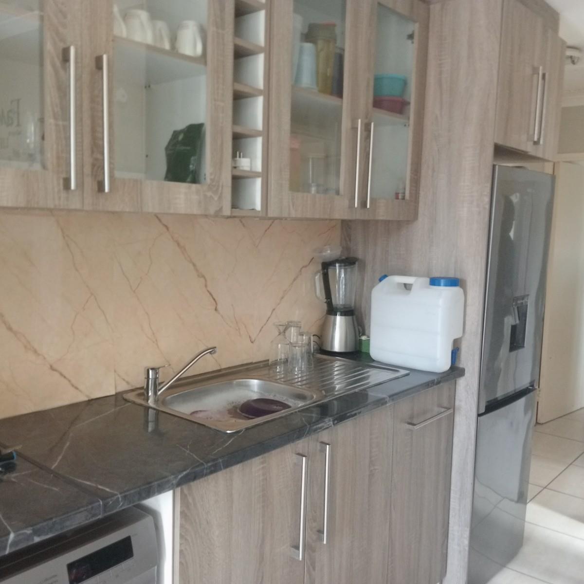 House for sale in Port Elizabeth Central, Port Elizabeth, 44 m²
