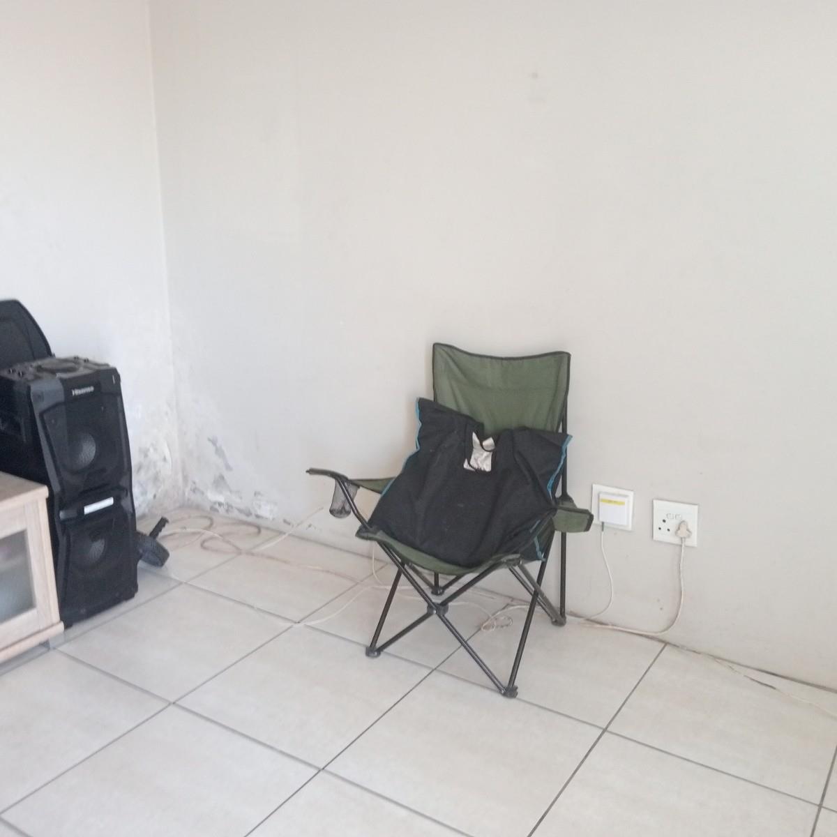 House for sale in Port Elizabeth Central, Port Elizabeth, 44 m²