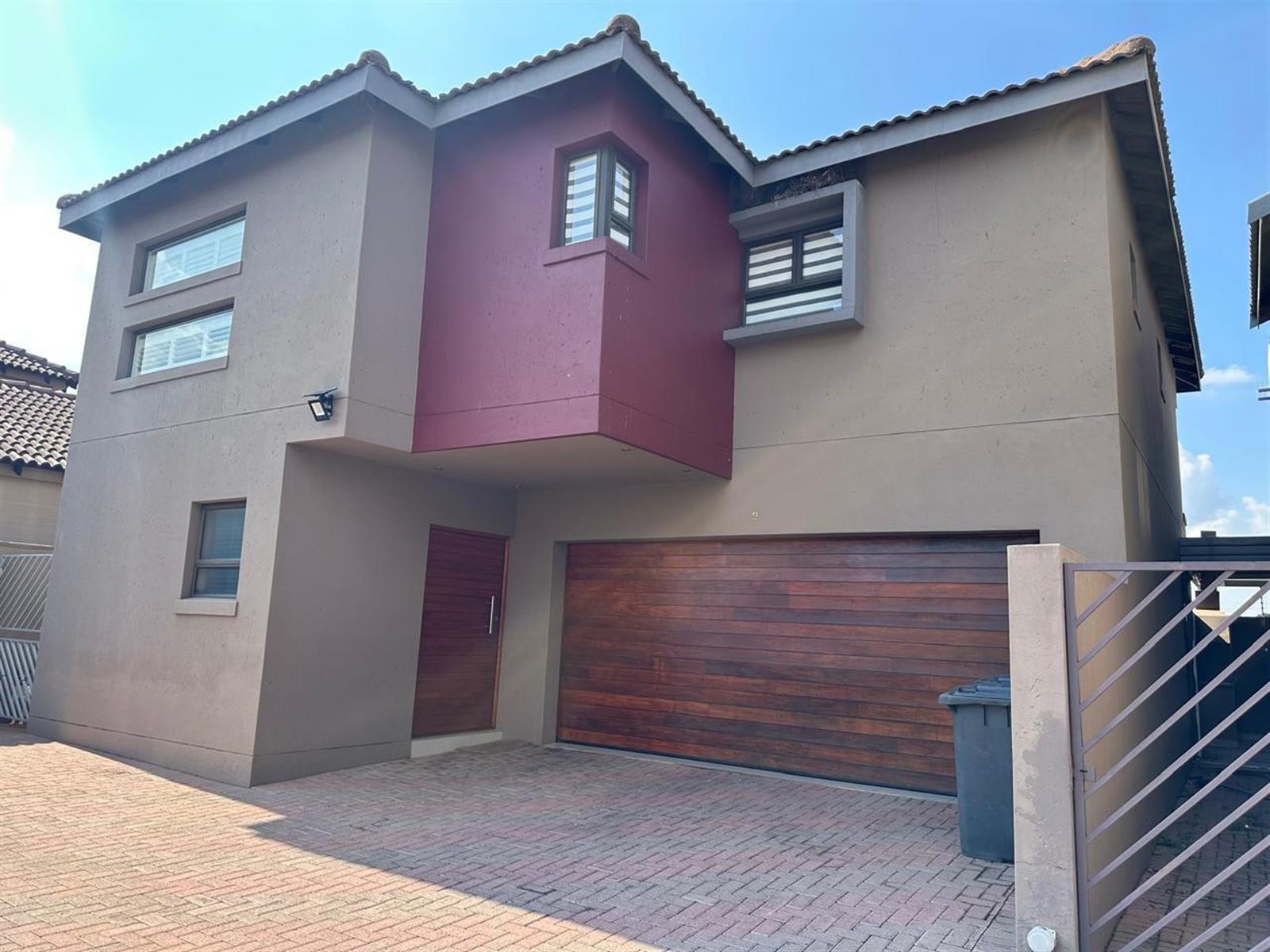 Townhouse For Sale in Vanderbijlpark SE 3 Vanderbijlpark SE Vanderbijlpark