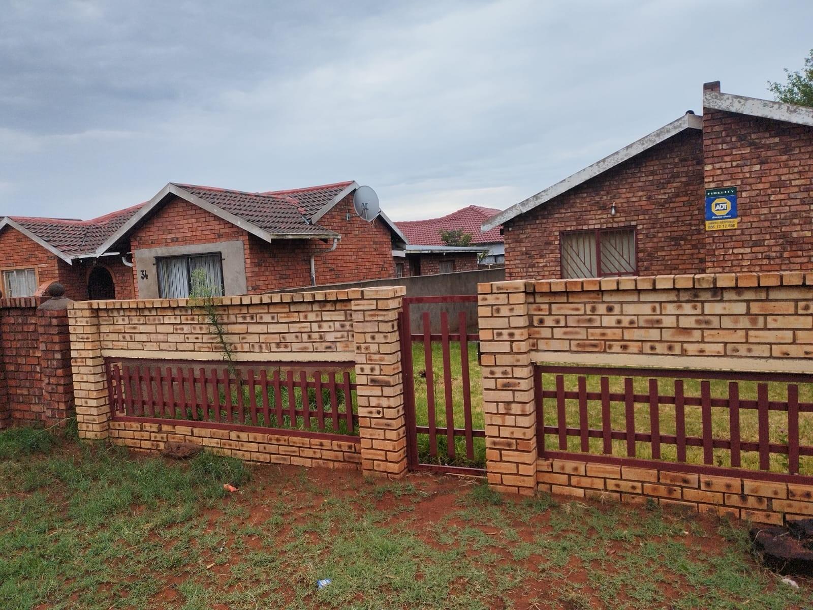 House For Sale in Roodepan, Kimberley
