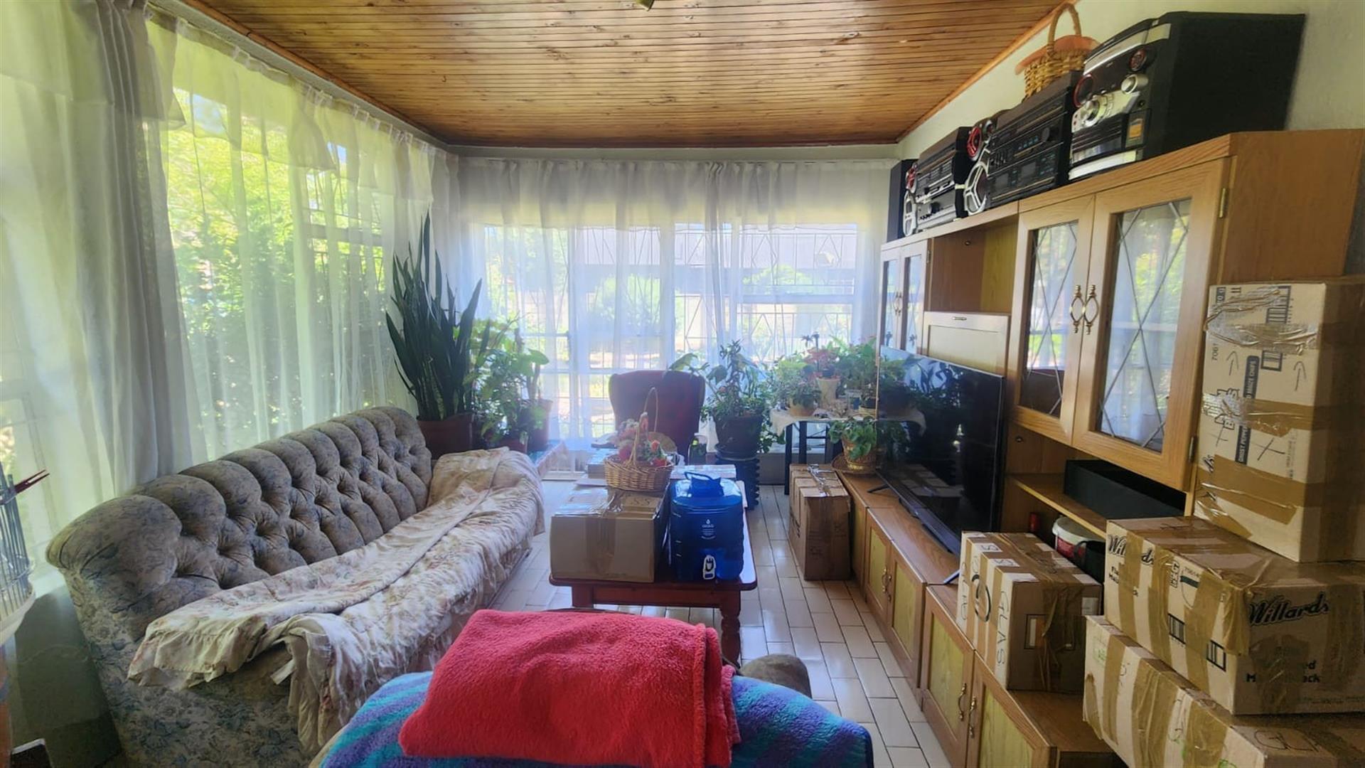 Spacious Family Home with Flatlet, Pool and Positioned in the he Endless Potential