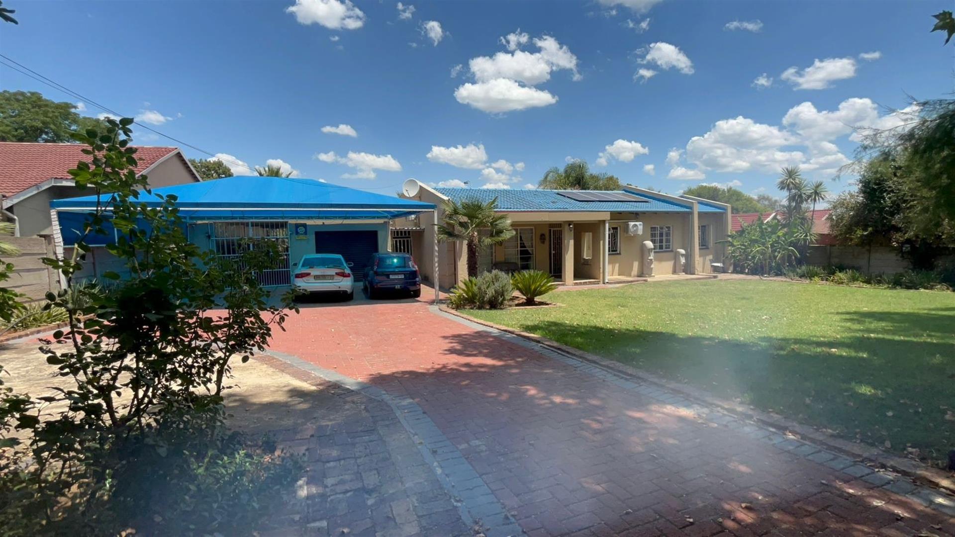 5-Bedroom Family Home For Sale in Sasolburg Central, Sasolburg