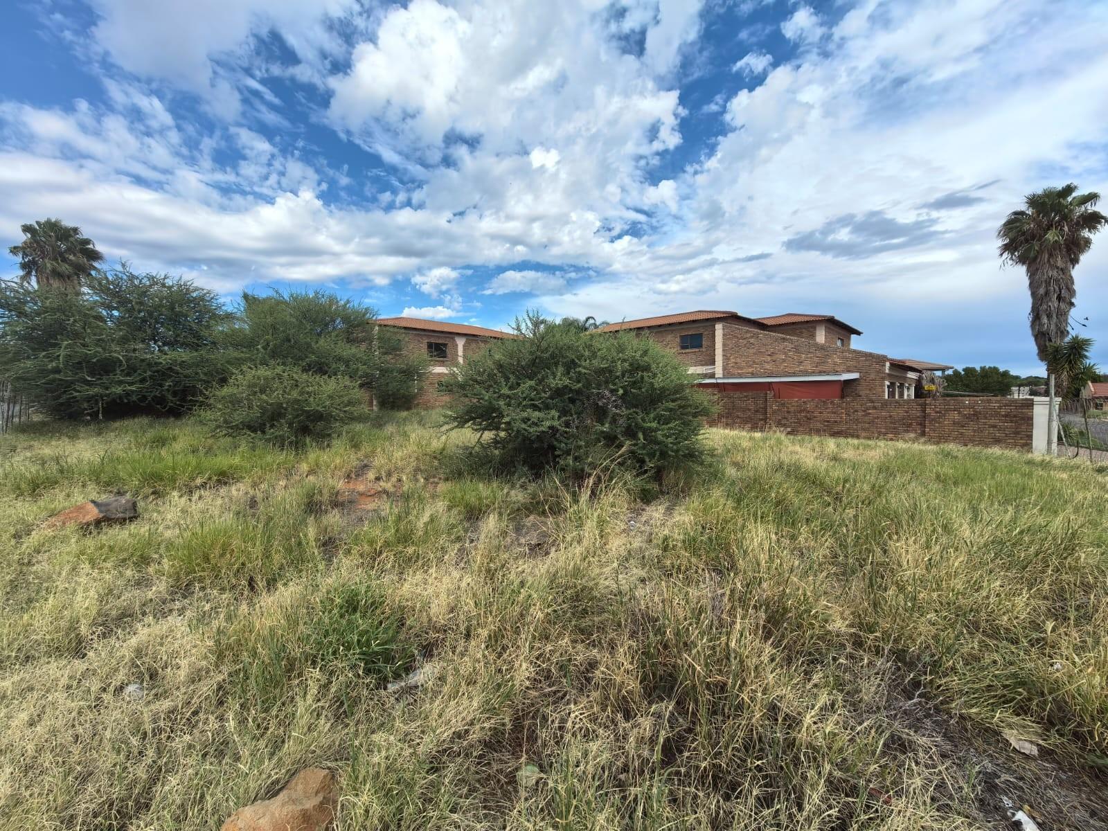 Build Your Vision: Prime VACANT Corner Stand in Desirable Hillcrest