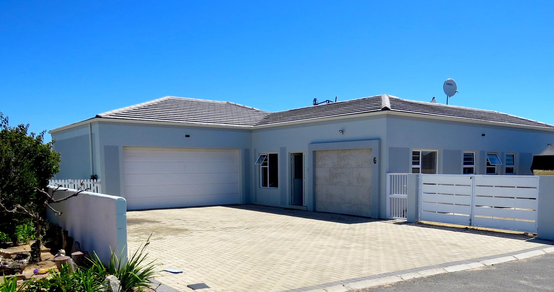 House for sale in Country Club, Langebaan, 254 m²