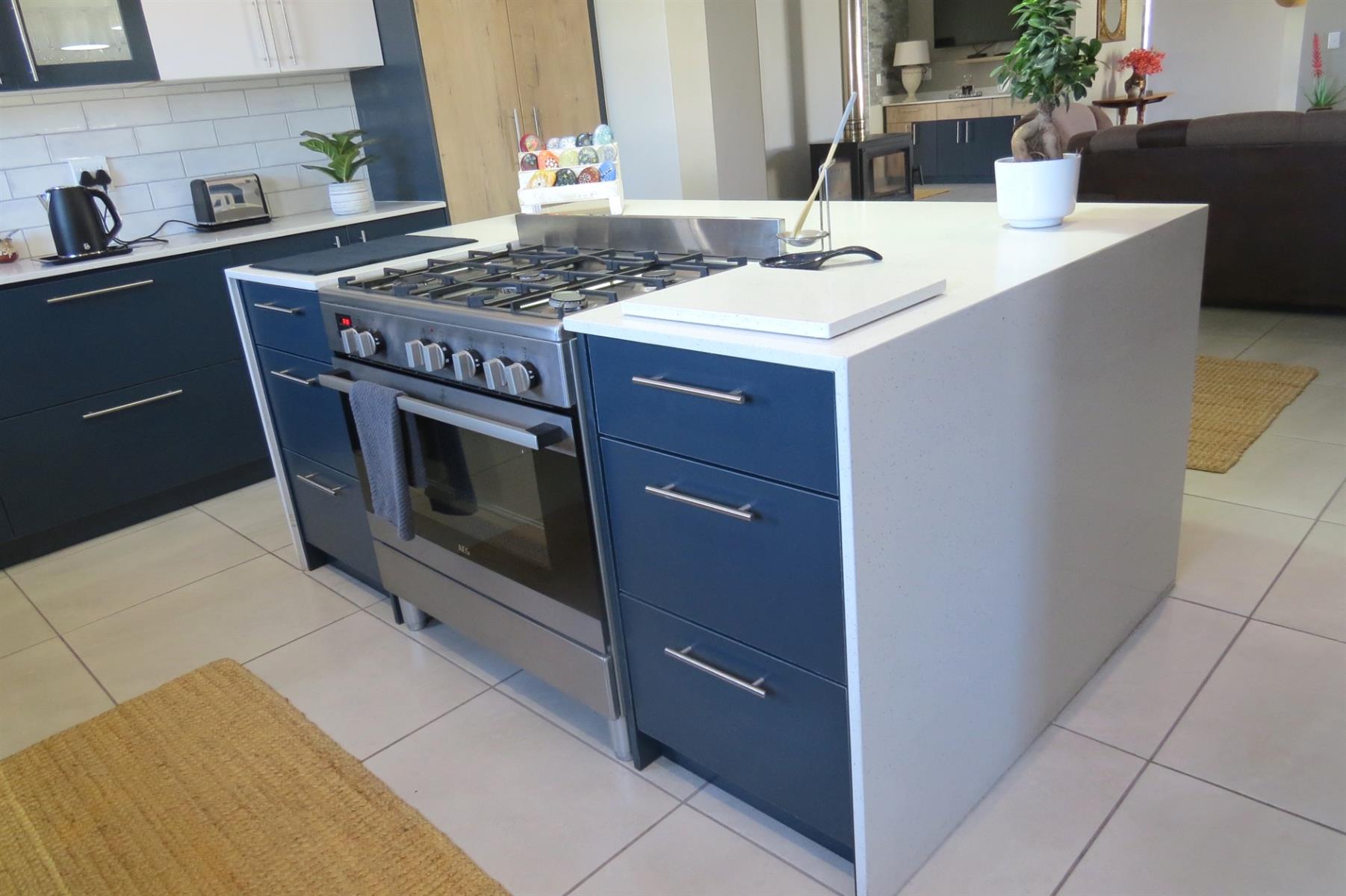 House for sale in Country Club, Langebaan, 254 m²