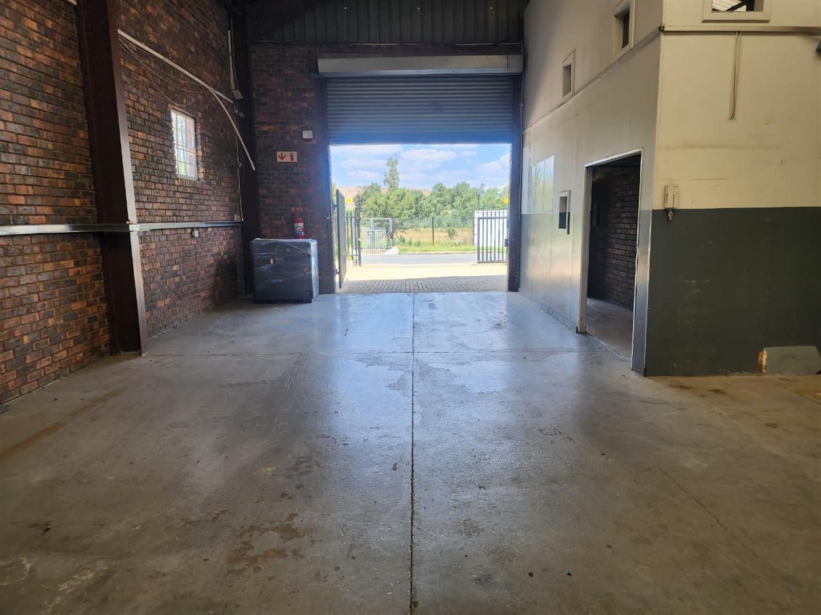 1 000m² Industrial Property For Sale in Kya Sands.