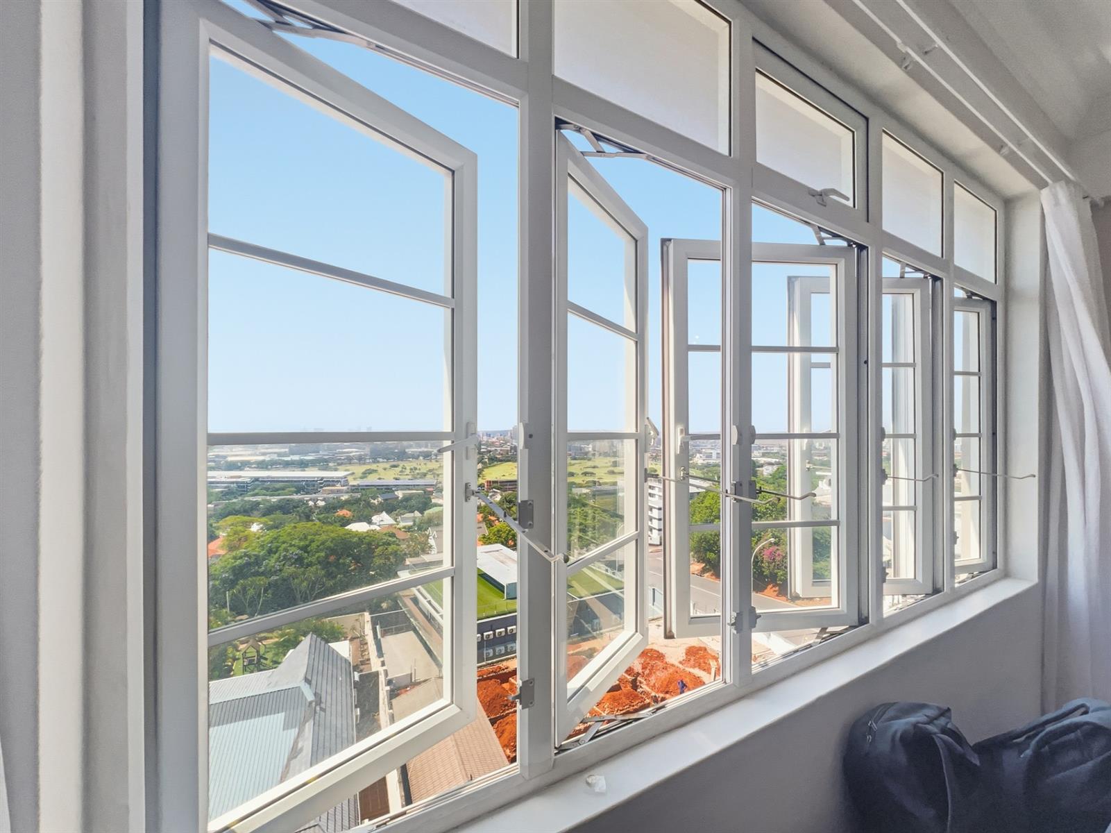 2 Bedroom Apartment To Rent in Essenwood, Durban, KwaZulu-Natal