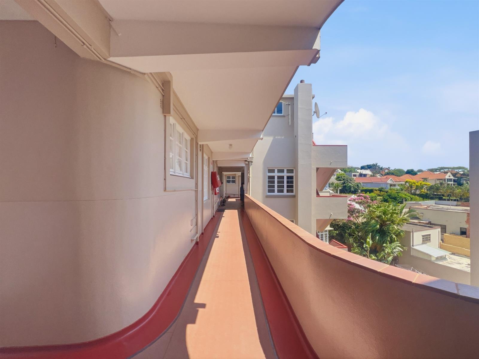 2 Bedroom Apartment To Rent in Essenwood, Durban, KwaZulu-Natal 5