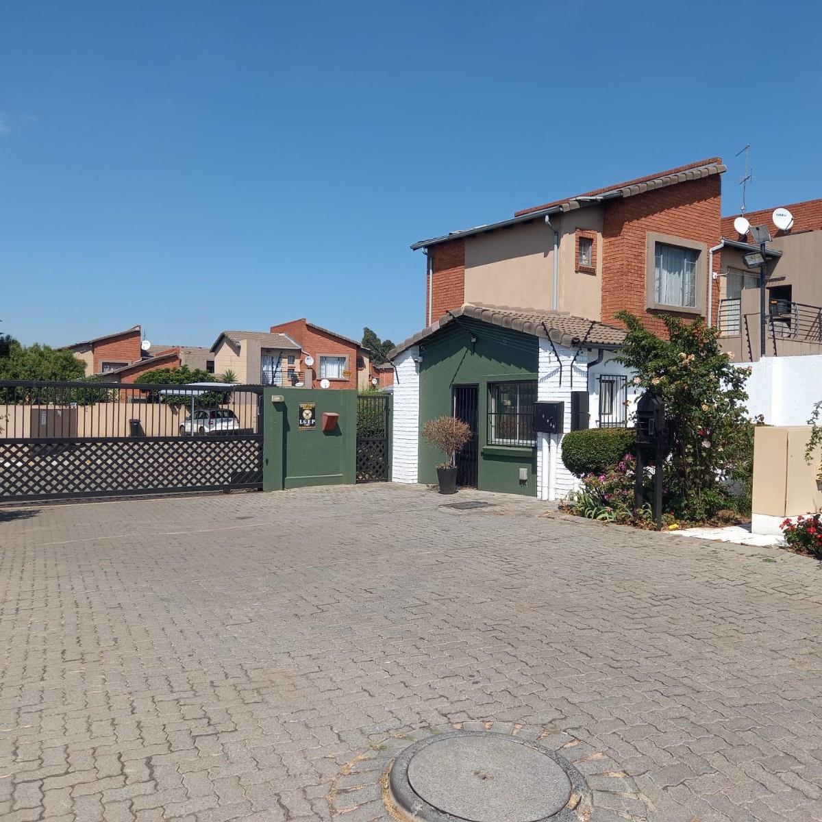 Beautiful Townhouse for sale in Boksburg