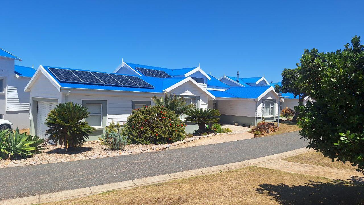 Luxury 4 bedroom Lodge with Golfing Green View