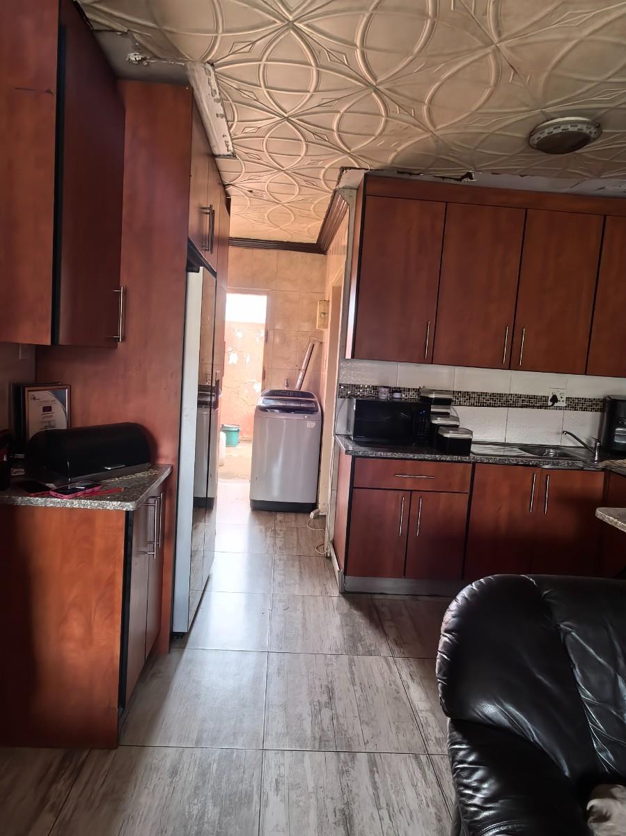 Two Bedroom House For Sale in Mhluzi, Middelburg