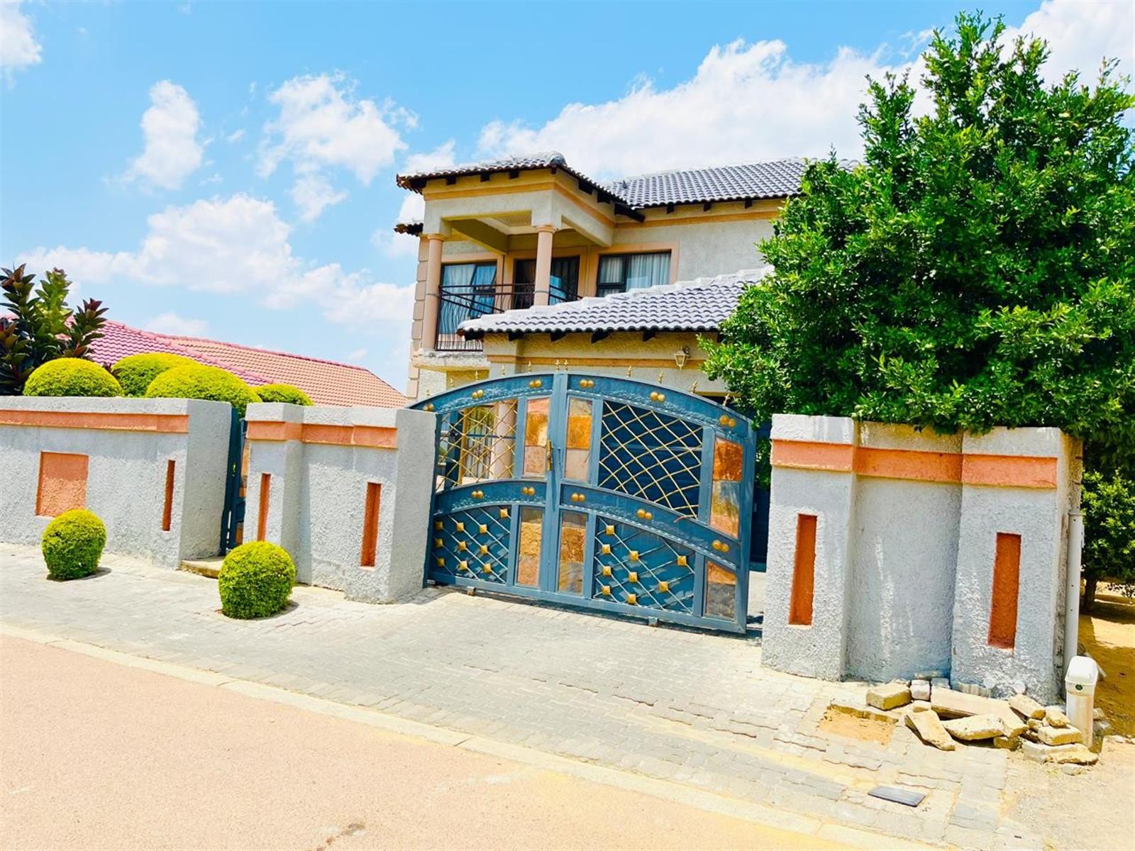 House For Sale in Tlhabane West, Rustenburg, North West