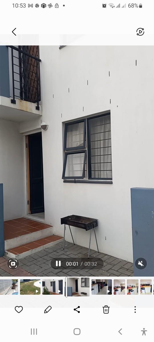 Apartment For Sale in Maitland, Cape Town