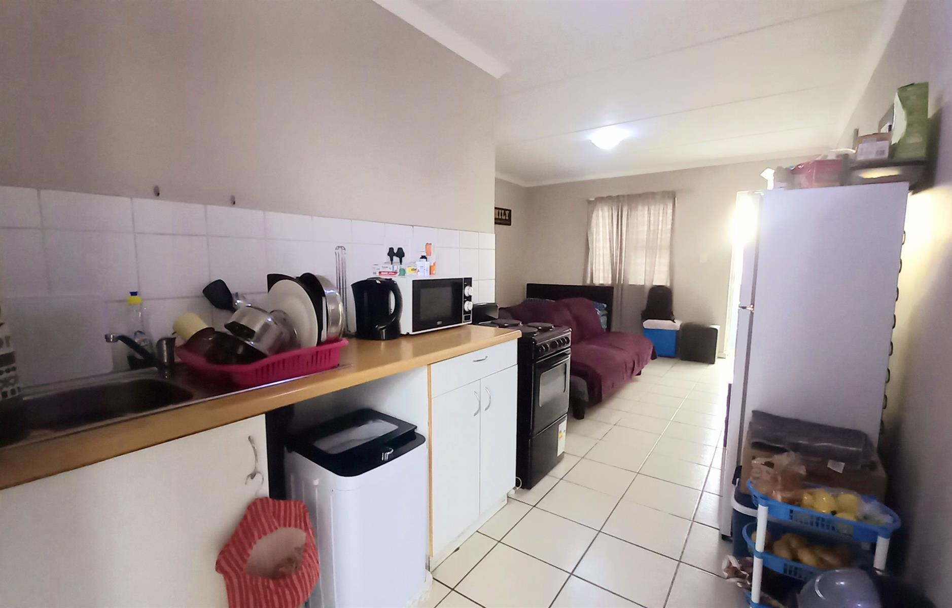 Apartment For Sale in Maitland, Cape Town