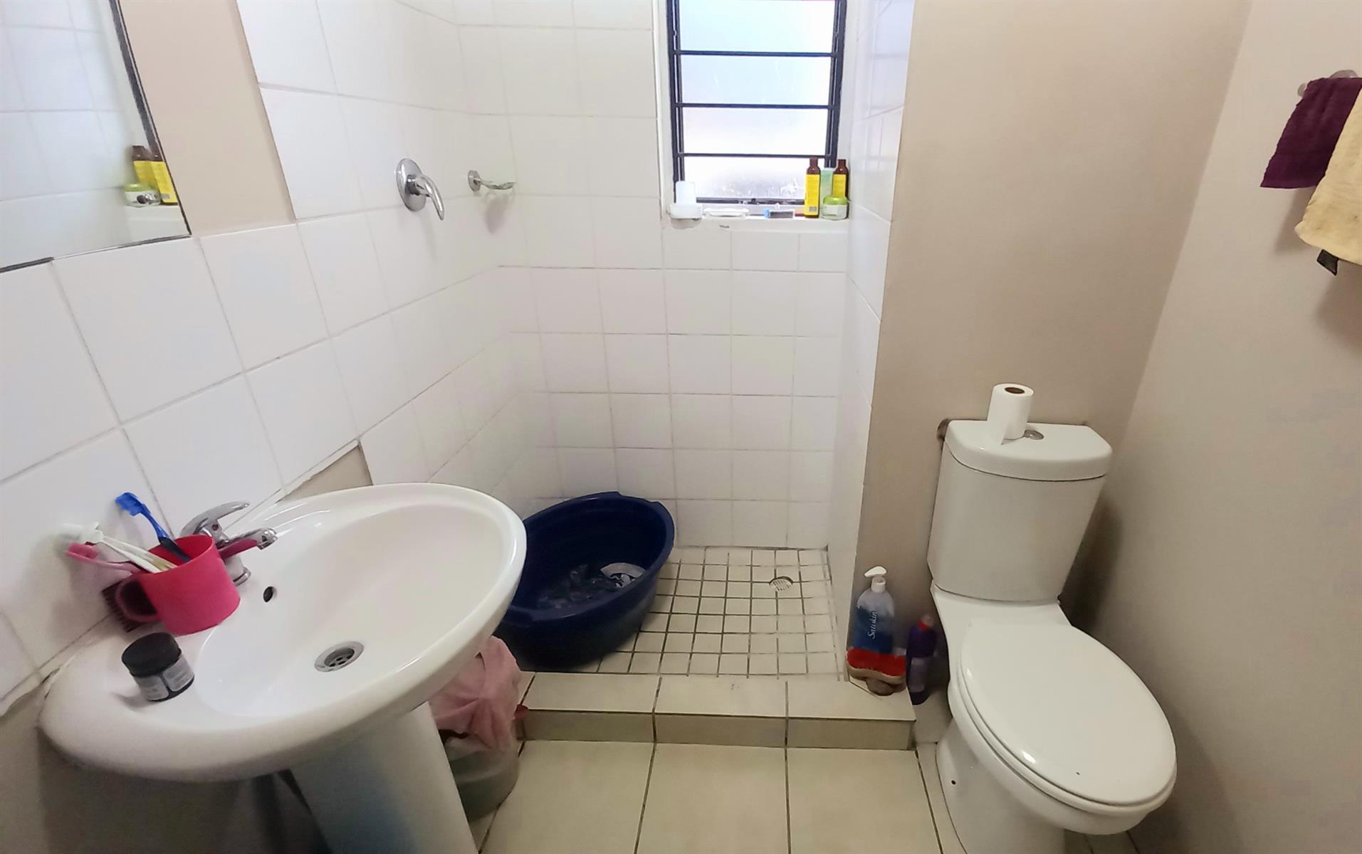 Apartment For Sale in Maitland, Cape Town