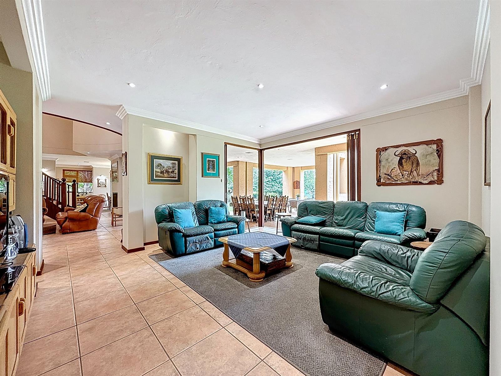 Upmarket Mooikloof Equestrian Family Home with Flat, Solar and Borehole