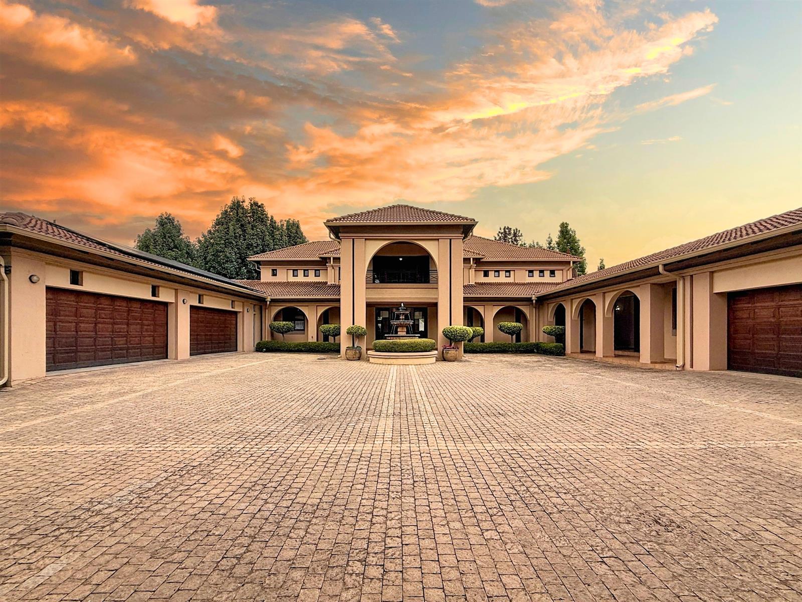 Upmarket Mooikloof Equestrian Family Home with Flat, Solar and Borehole