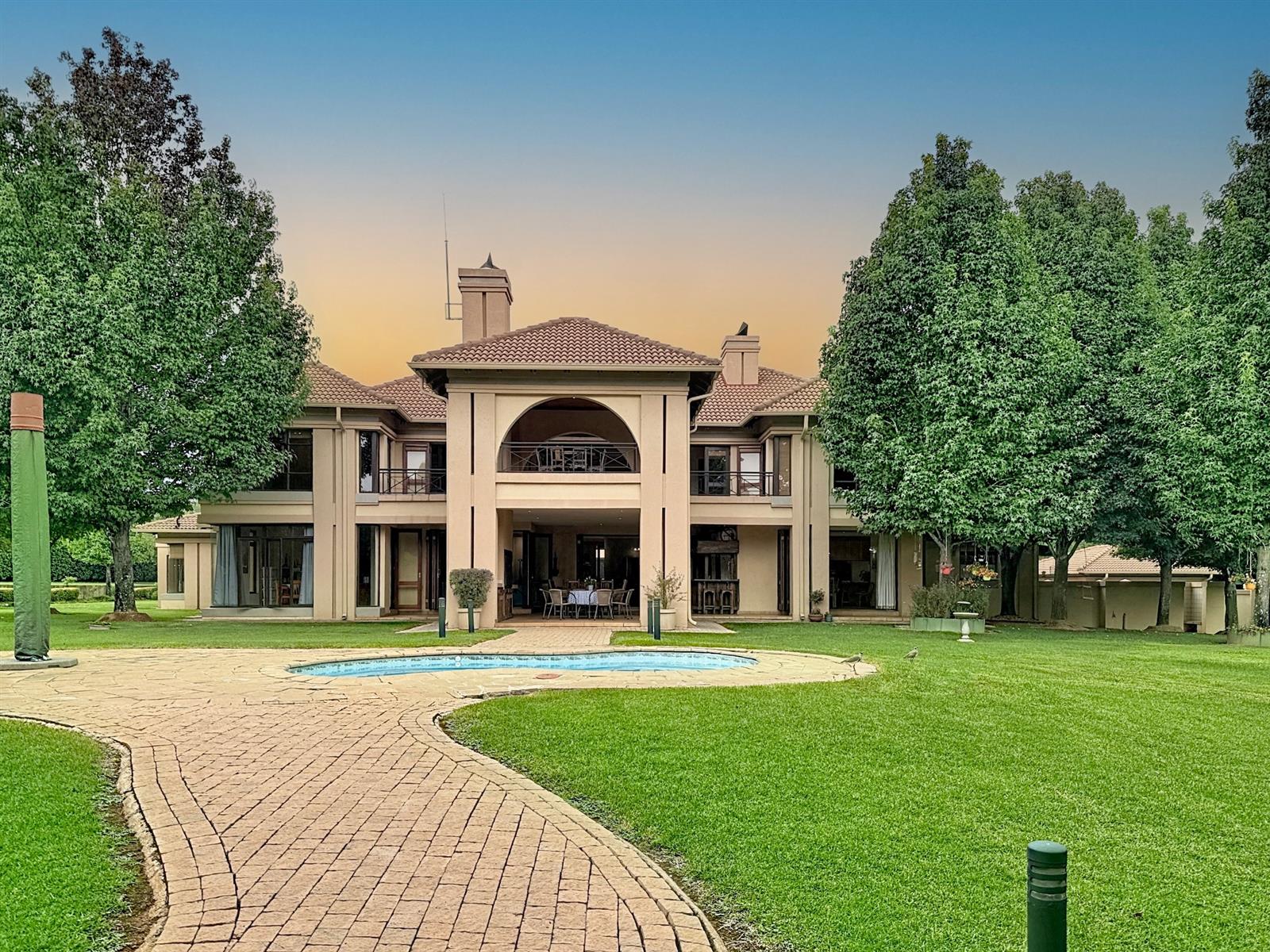 Upmarket Mooikloof Equestrian Family Home with Flat, Solar and Borehole