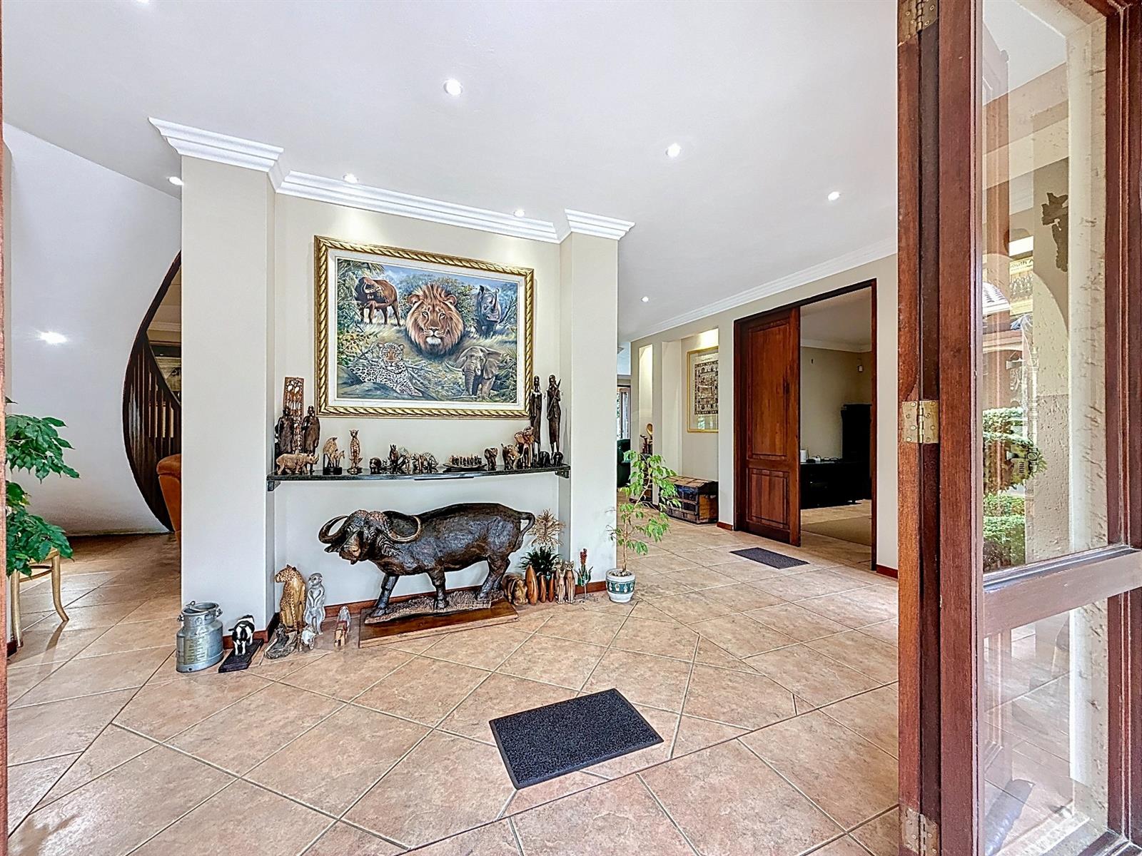 Upmarket Mooikloof Equestrian Family Home with Flat, Solar and Borehole