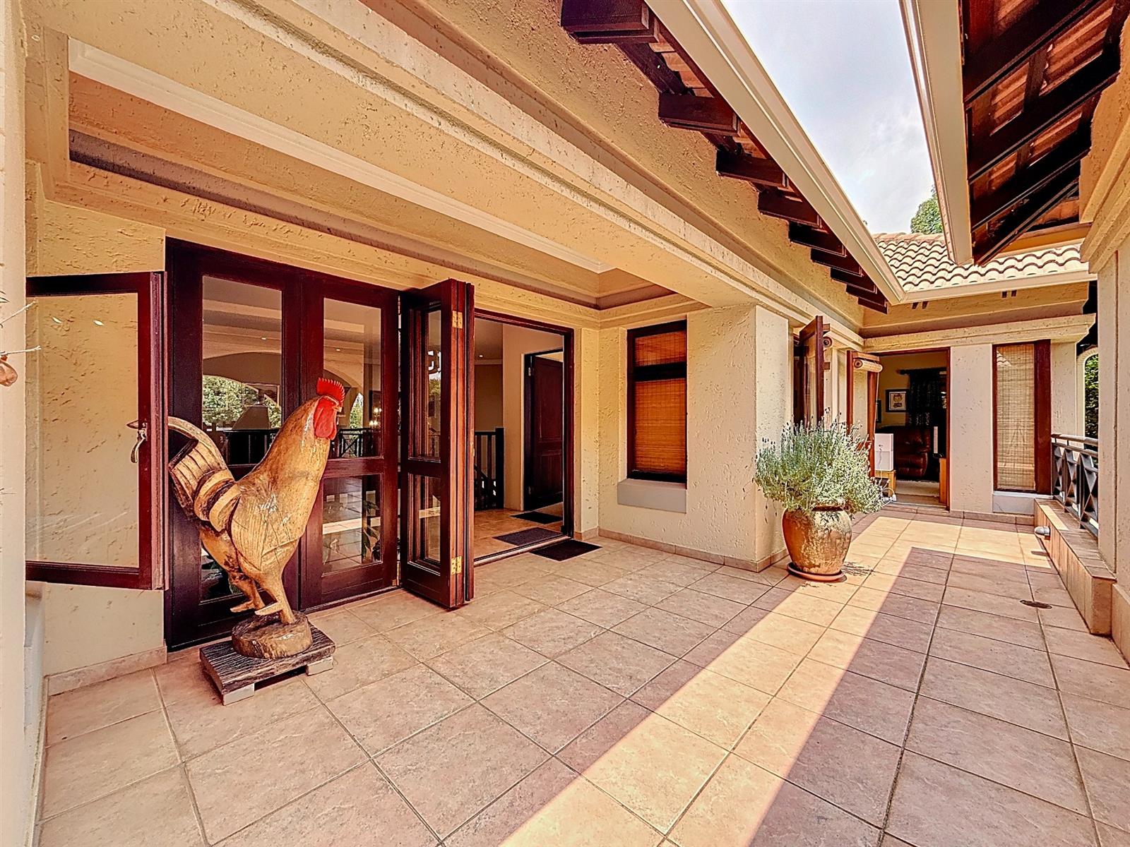 Upmarket Mooikloof Equestrian Family Home with Flat, Solar and Borehole