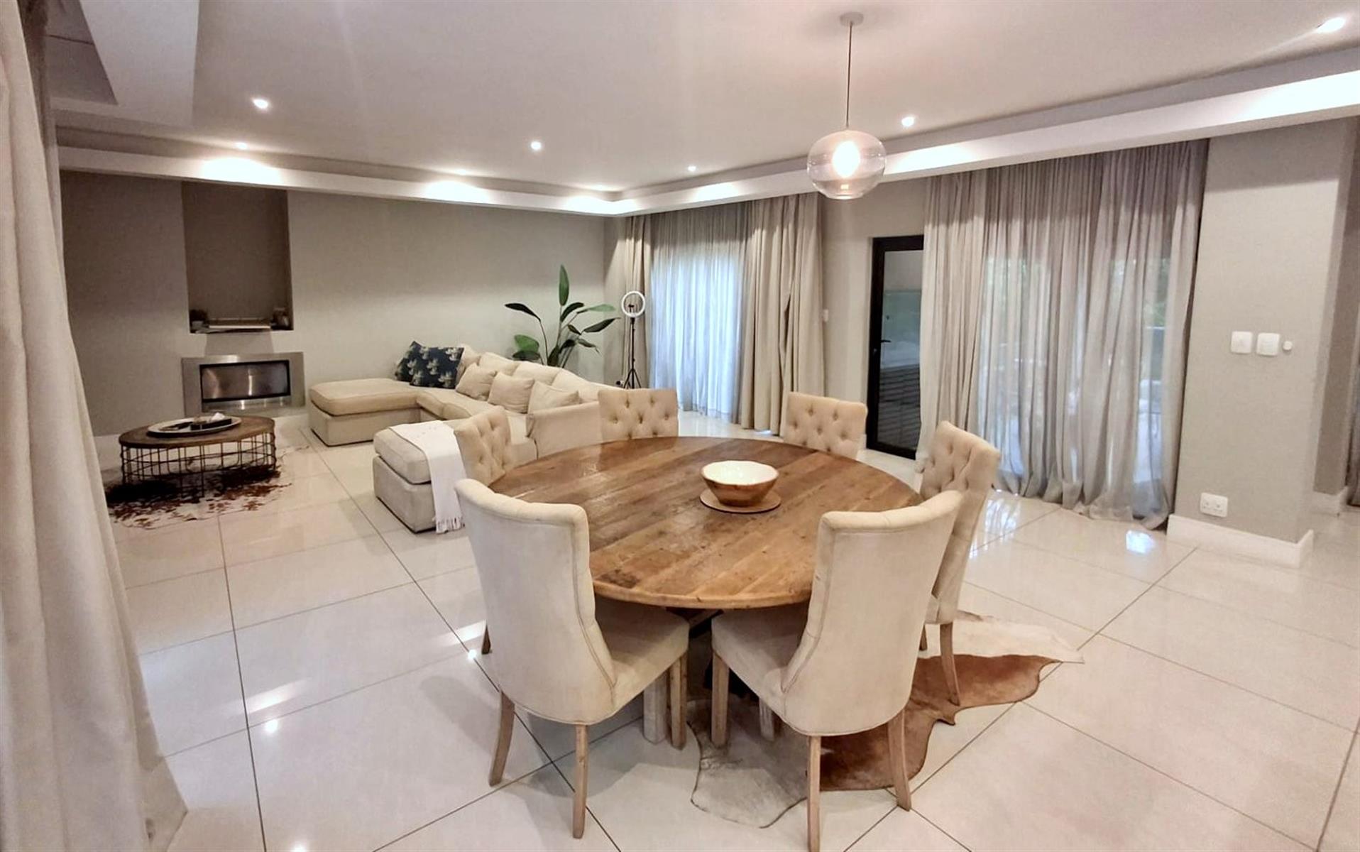 CONTEMPORARY LIVING IN THE HEART OF BEAUTIFUL BEDFORDVIEW
