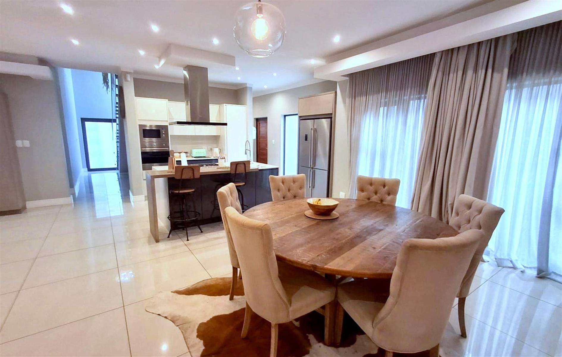 CONTEMPORARY LIVING IN THE HEART OF BEAUTIFUL BEDFORDVIEW
