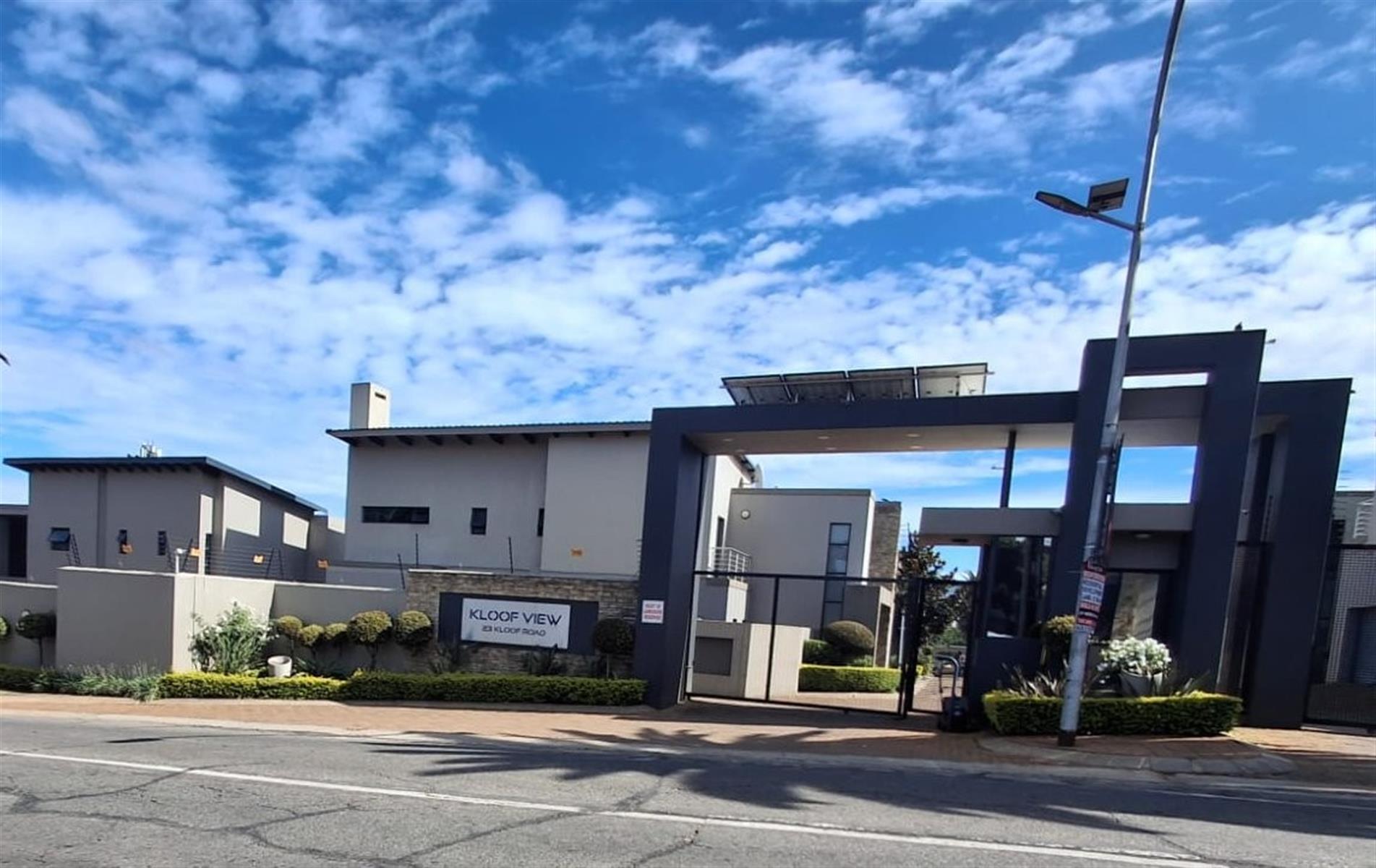 Cluster for sale in Bedfordview, 559 m²