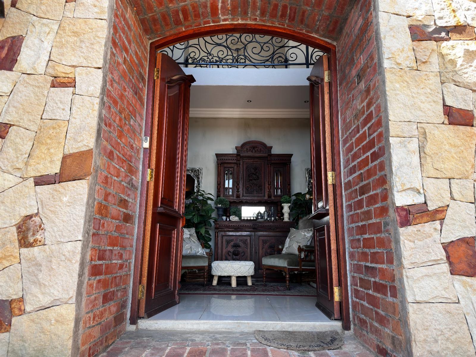 House For Sale in Waterkloof Estate, Pretoria