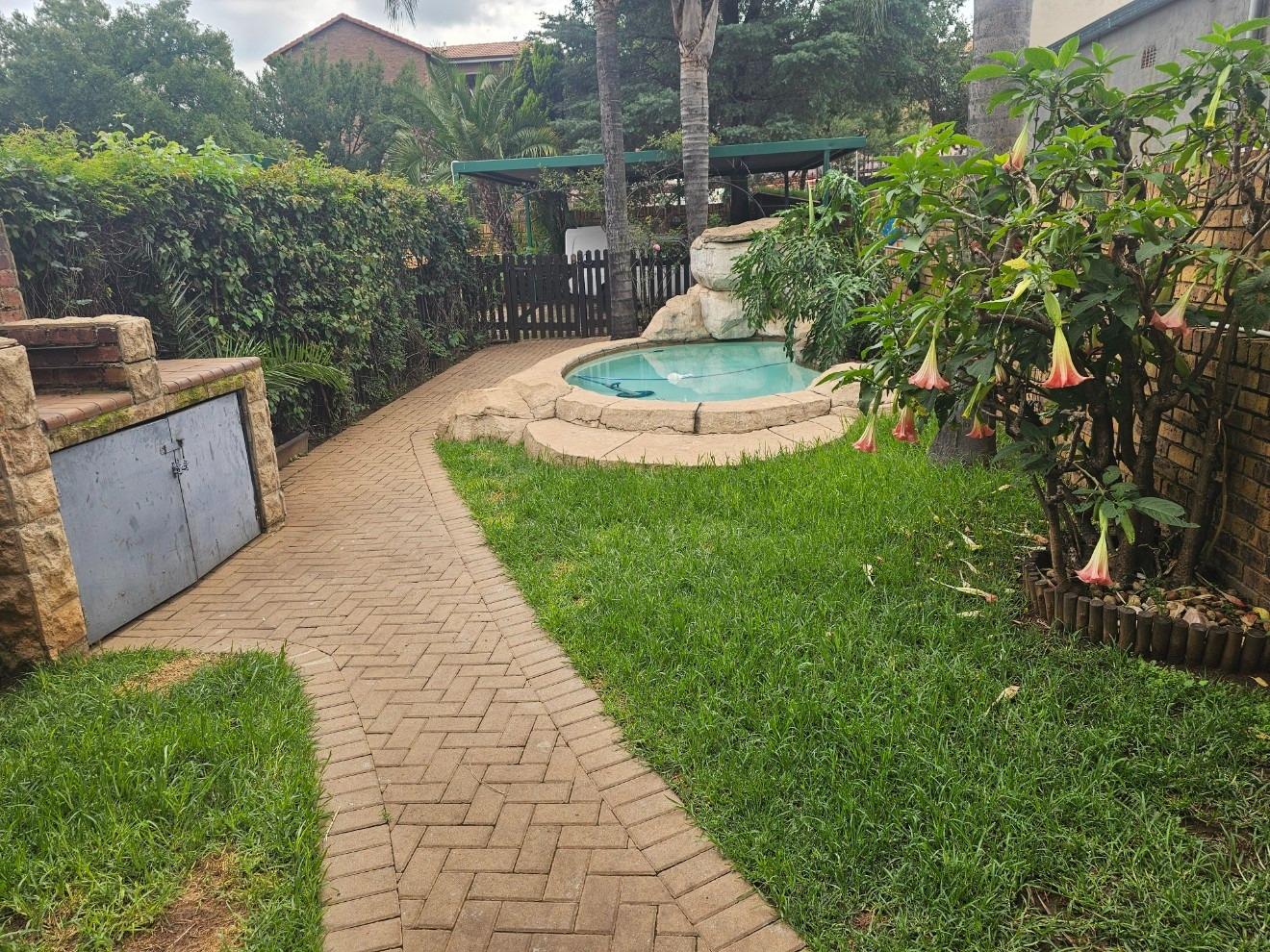 Duplex For Sale in Edendale