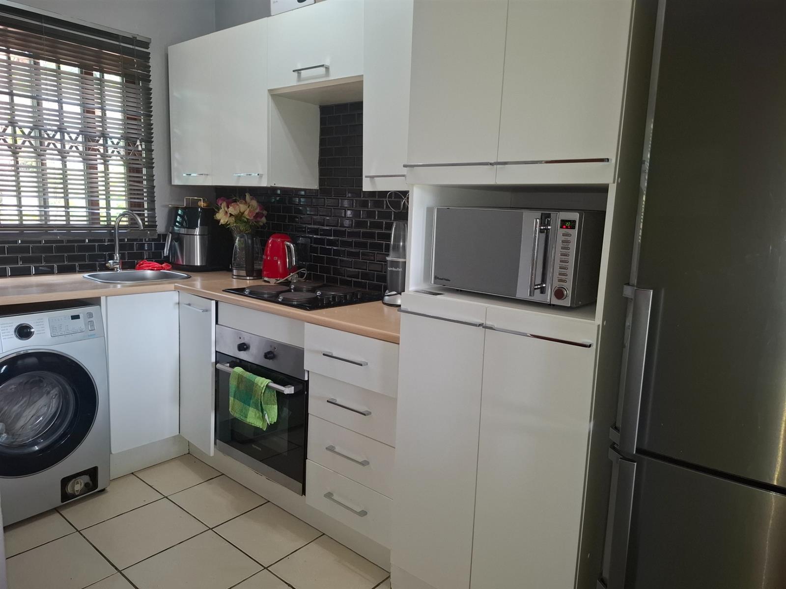 Apartment For Sale in Honeydew Grove, Roodepoort