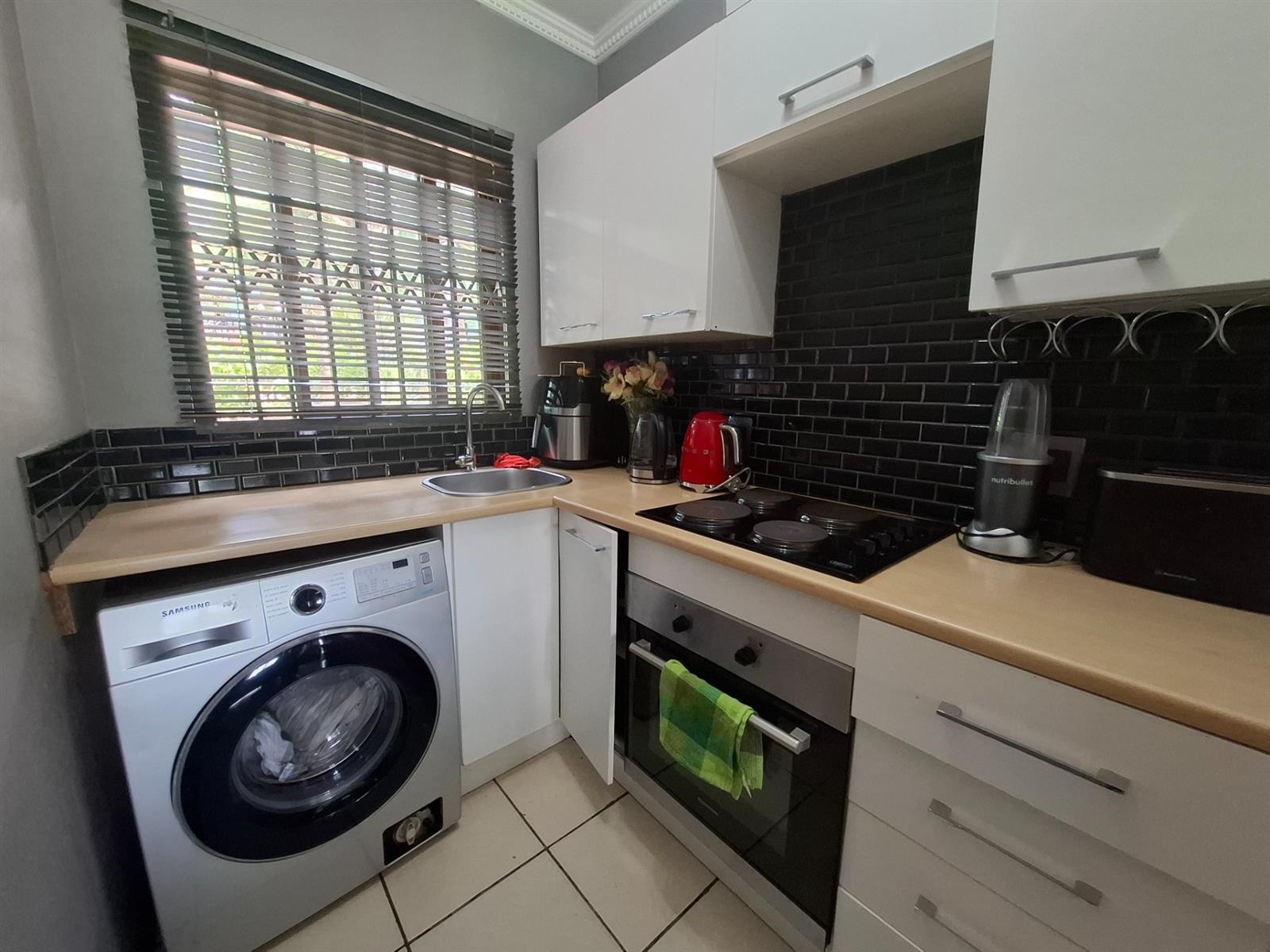 Apartment For Sale in Honeydew Grove, Roodepoort
