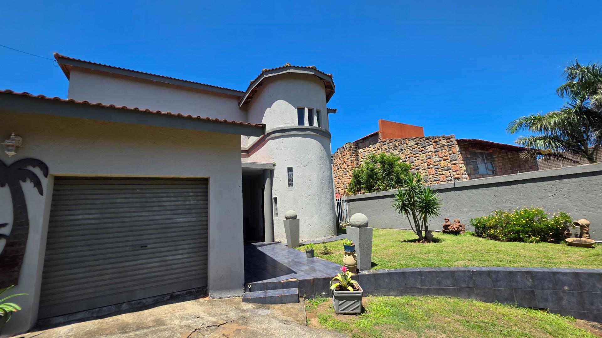 Beautiful 4 bedroom Home with Sea Views For Sale in Ramsgate, Margate, KwaZulu Natal
