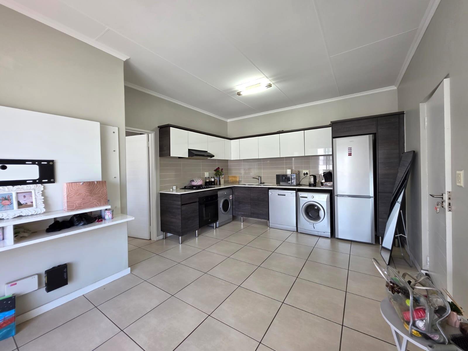 Modern 1-Bedroom Apartment with Balcony in Sought-After Malakite Perfect for a young professional,