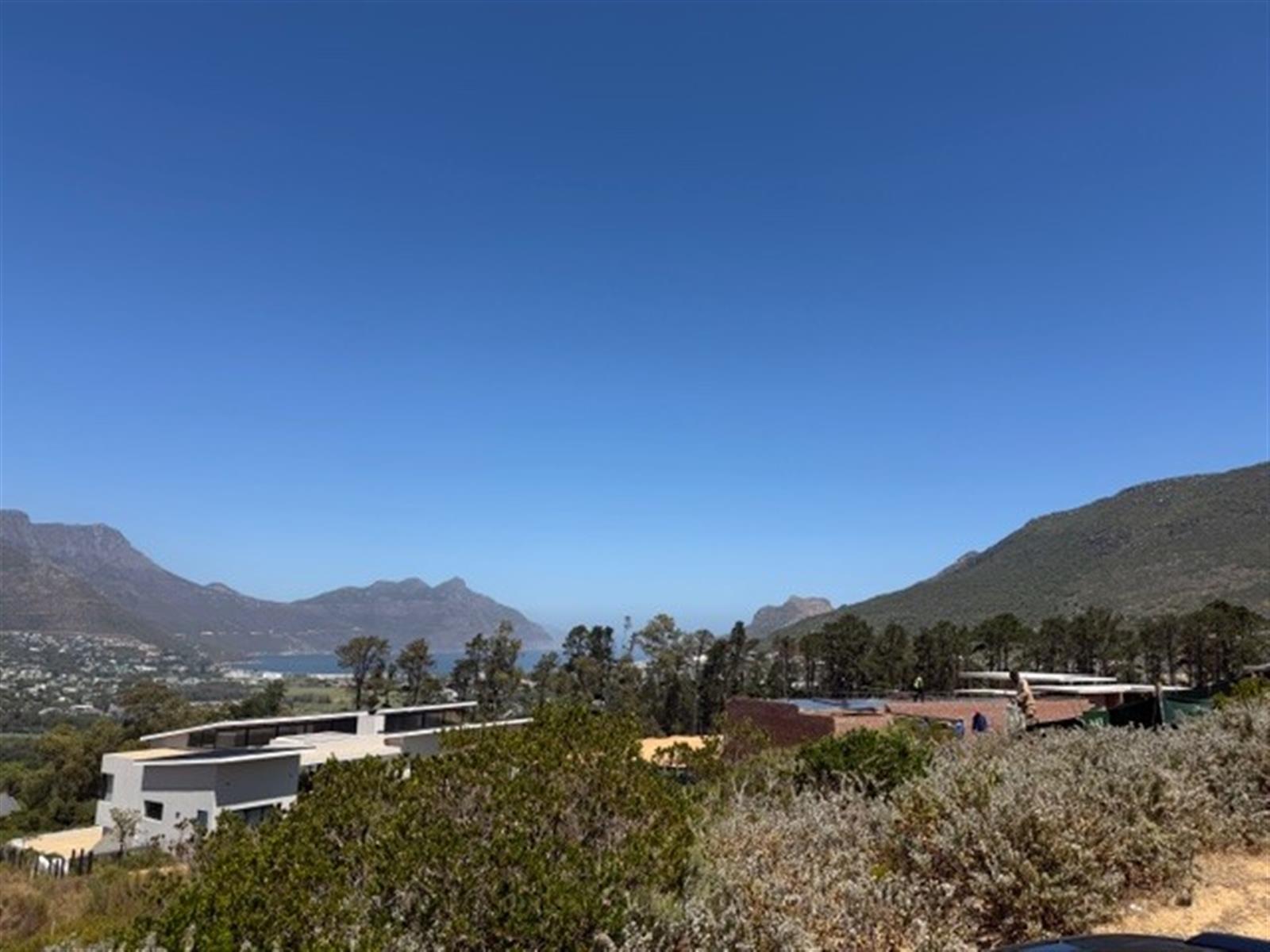 Vacant land in exclusive prominent private estate