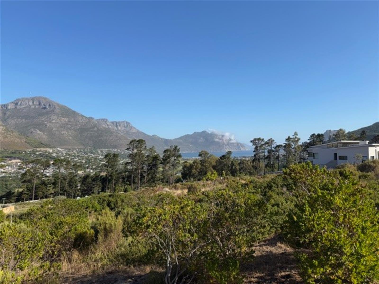 Vacant land in exclusive prominent private estate
