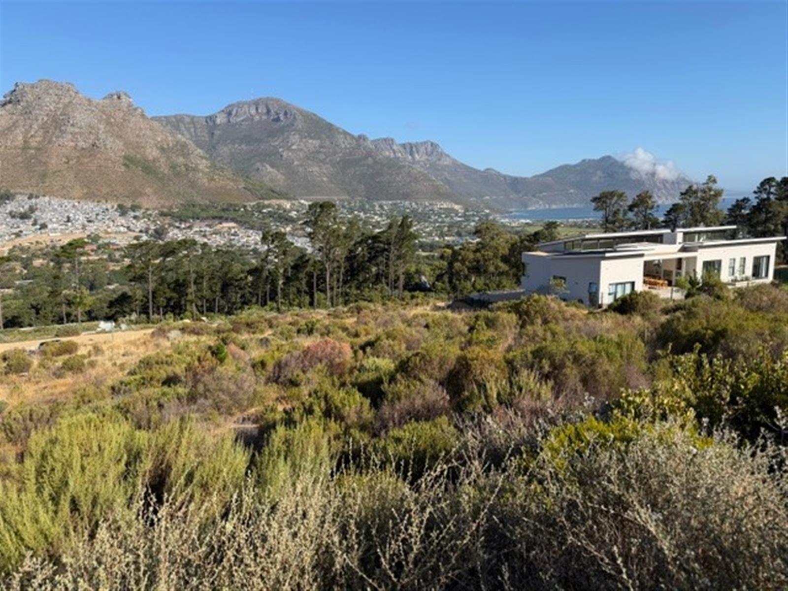 Vacant land in exclusive prominent private estate