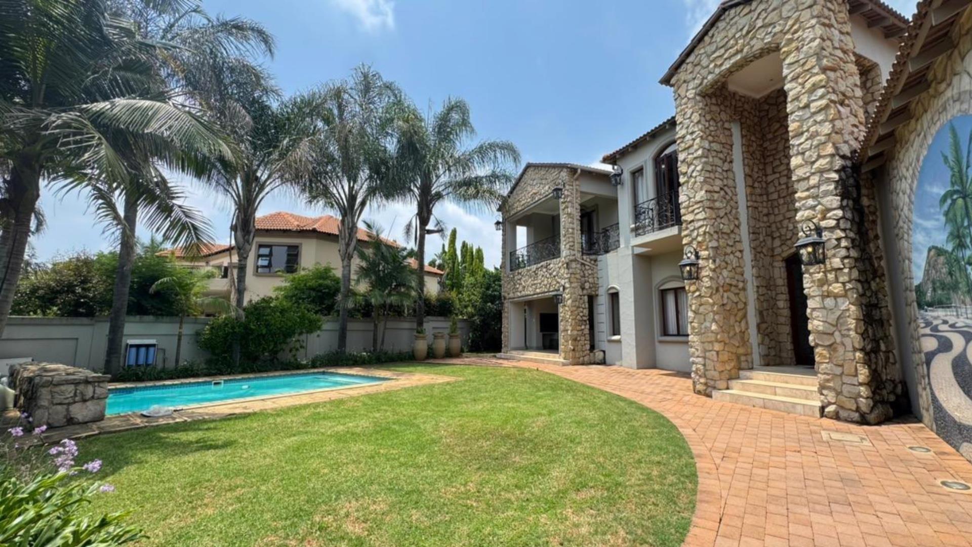 WOODHILL GOLF ESTATE Energy - Efficient, Spacious Home Close To Most Business Nodes