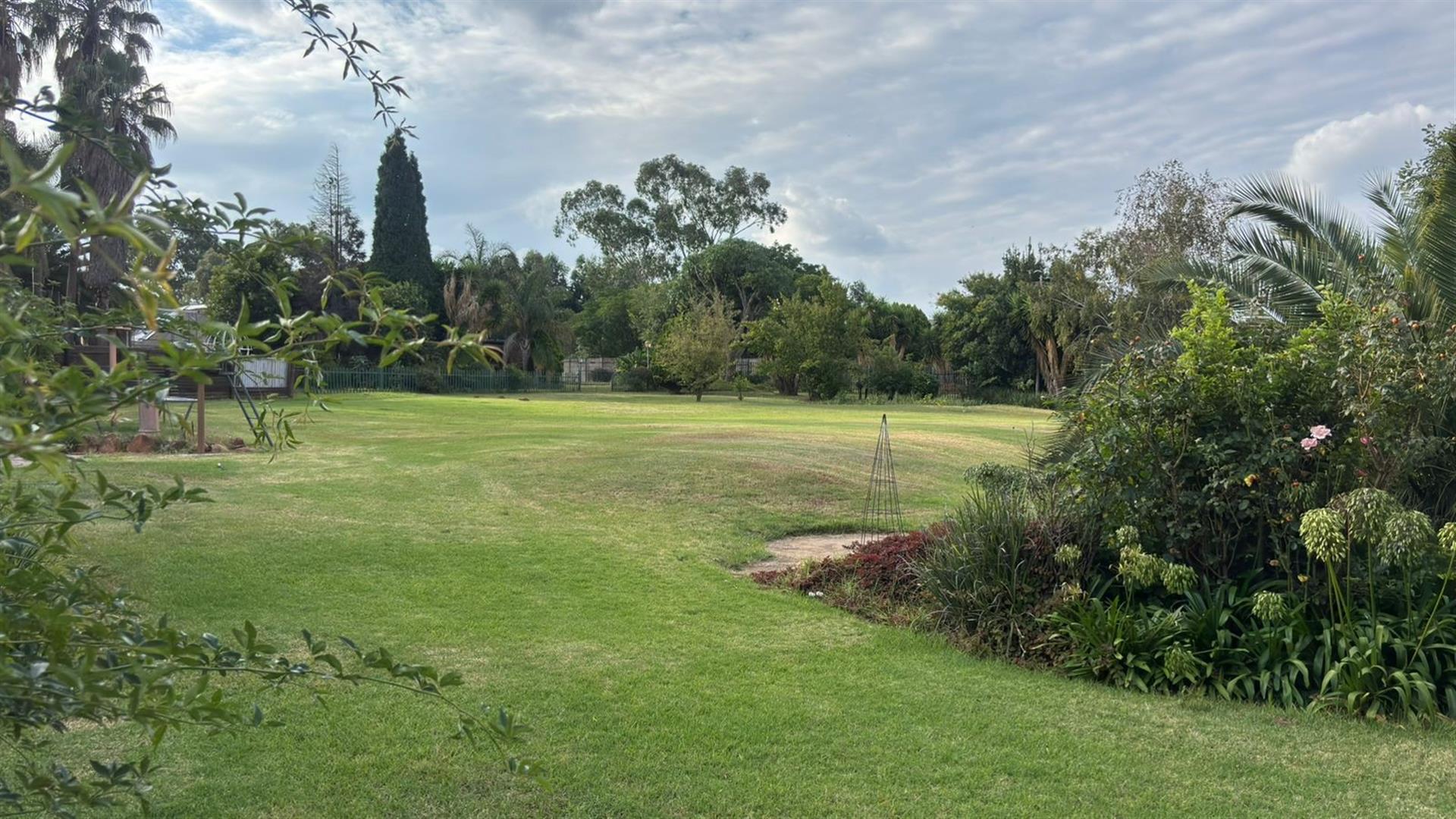 Commercial Property For Sale in Princess AH, Roodepoort